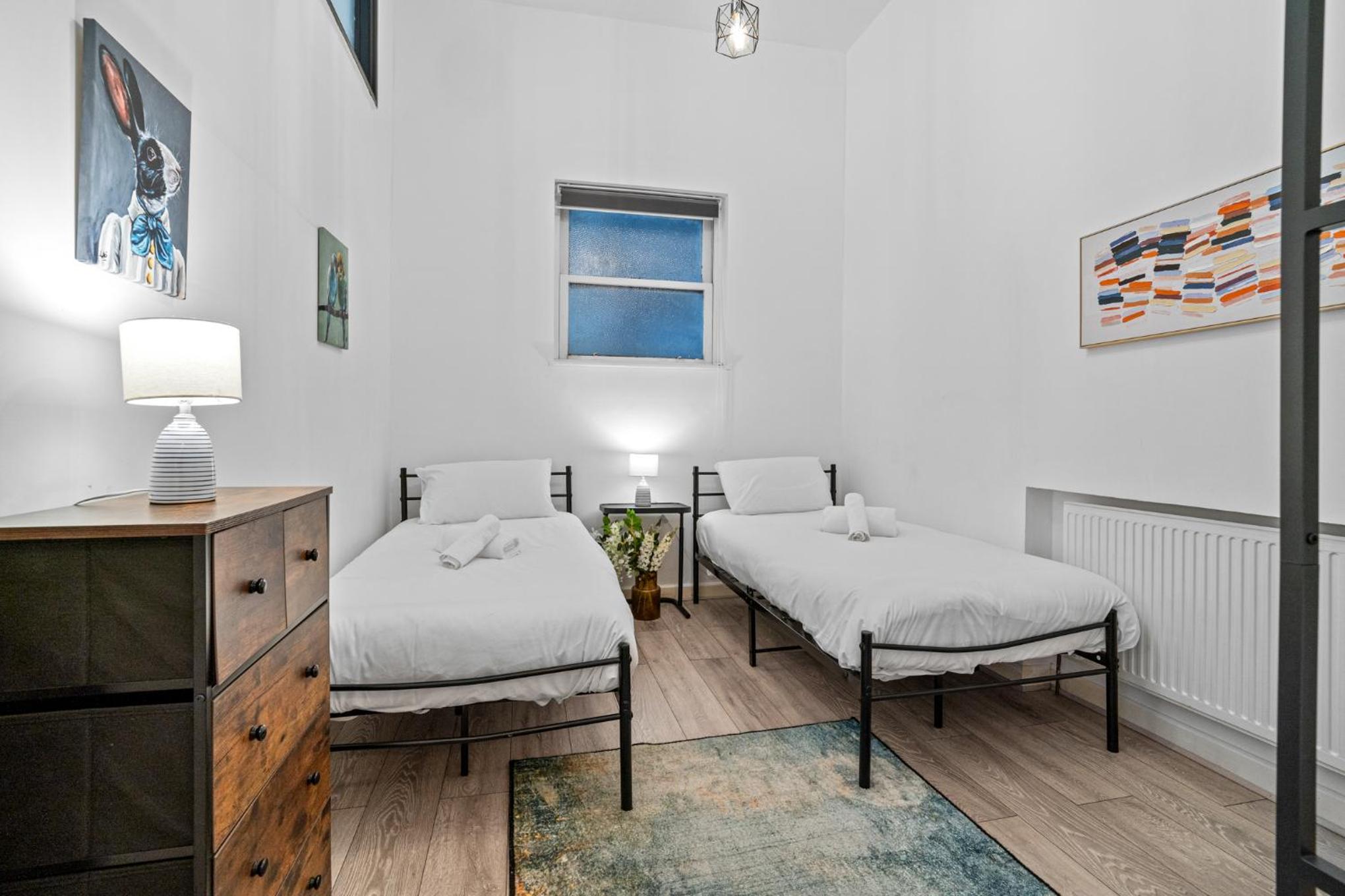 Charming 3BR by Redcliffe Gdns