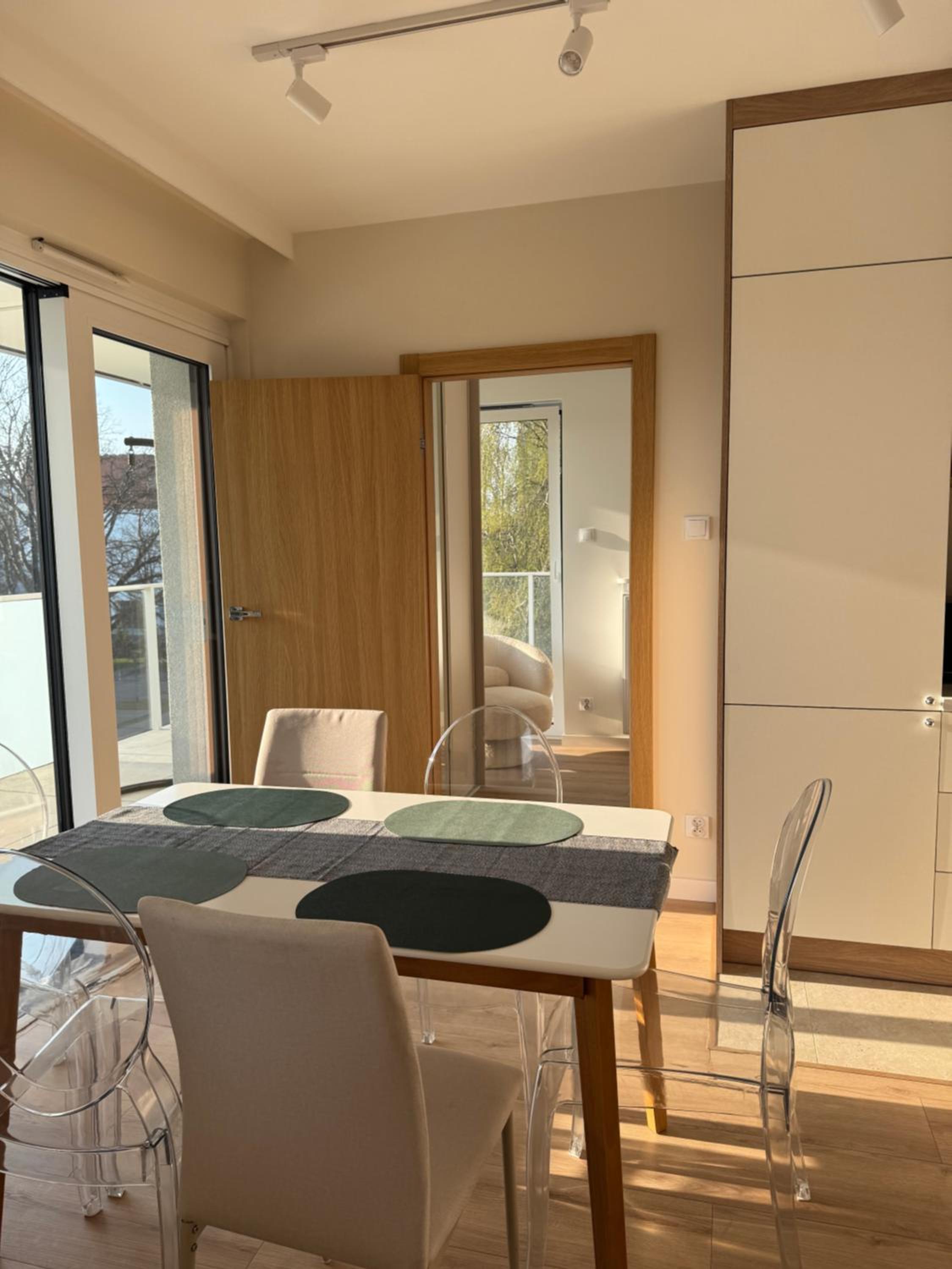 4SUMMER Golden Dune - Parking, przestronne mieszkanie 50m2, cały apartament do dyspozycji, duży taras z pięknym zachodem słońca Parkplatz, geräumige Wohnun