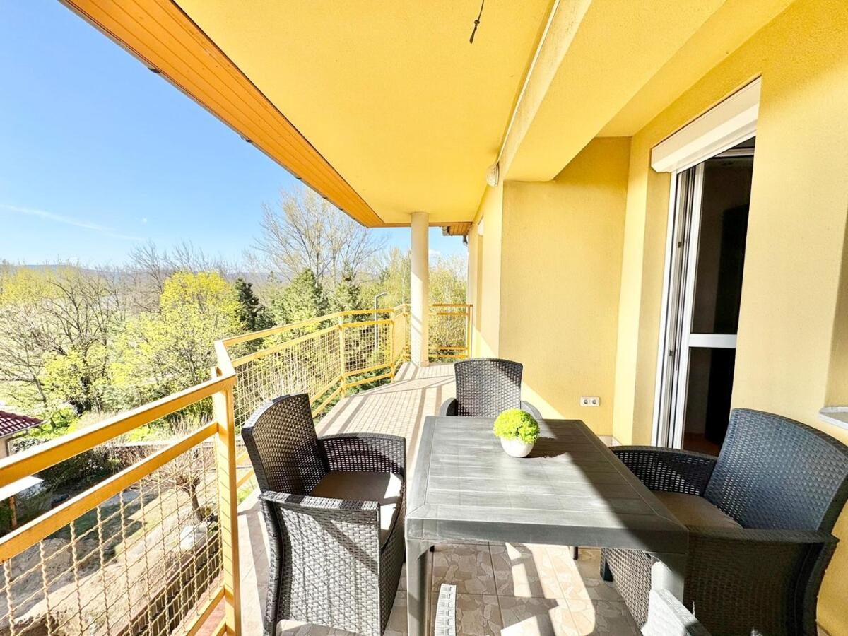 Riverside Residence Free Parking