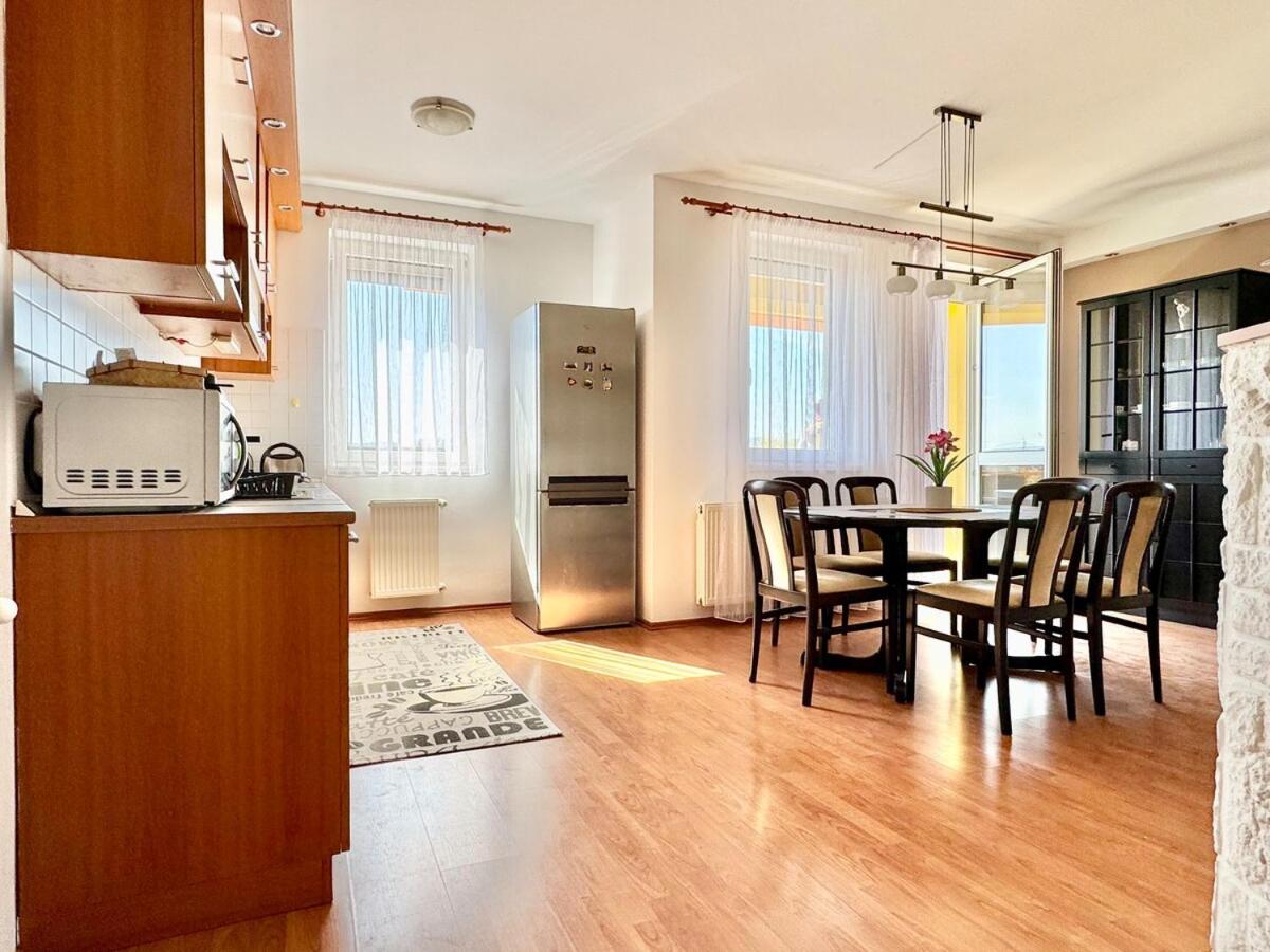 Riverside Residence Free Parking