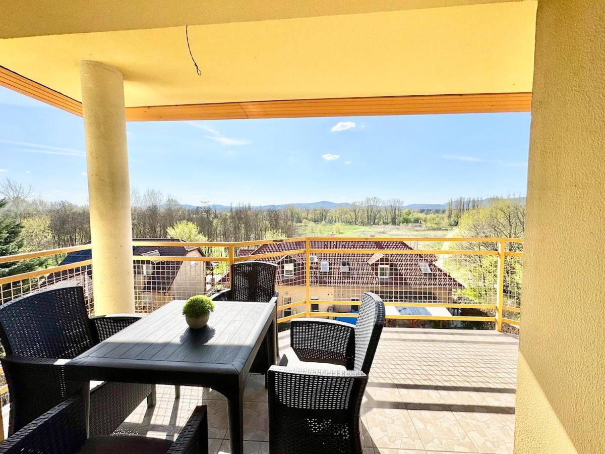 Riverside Residence Free Parking