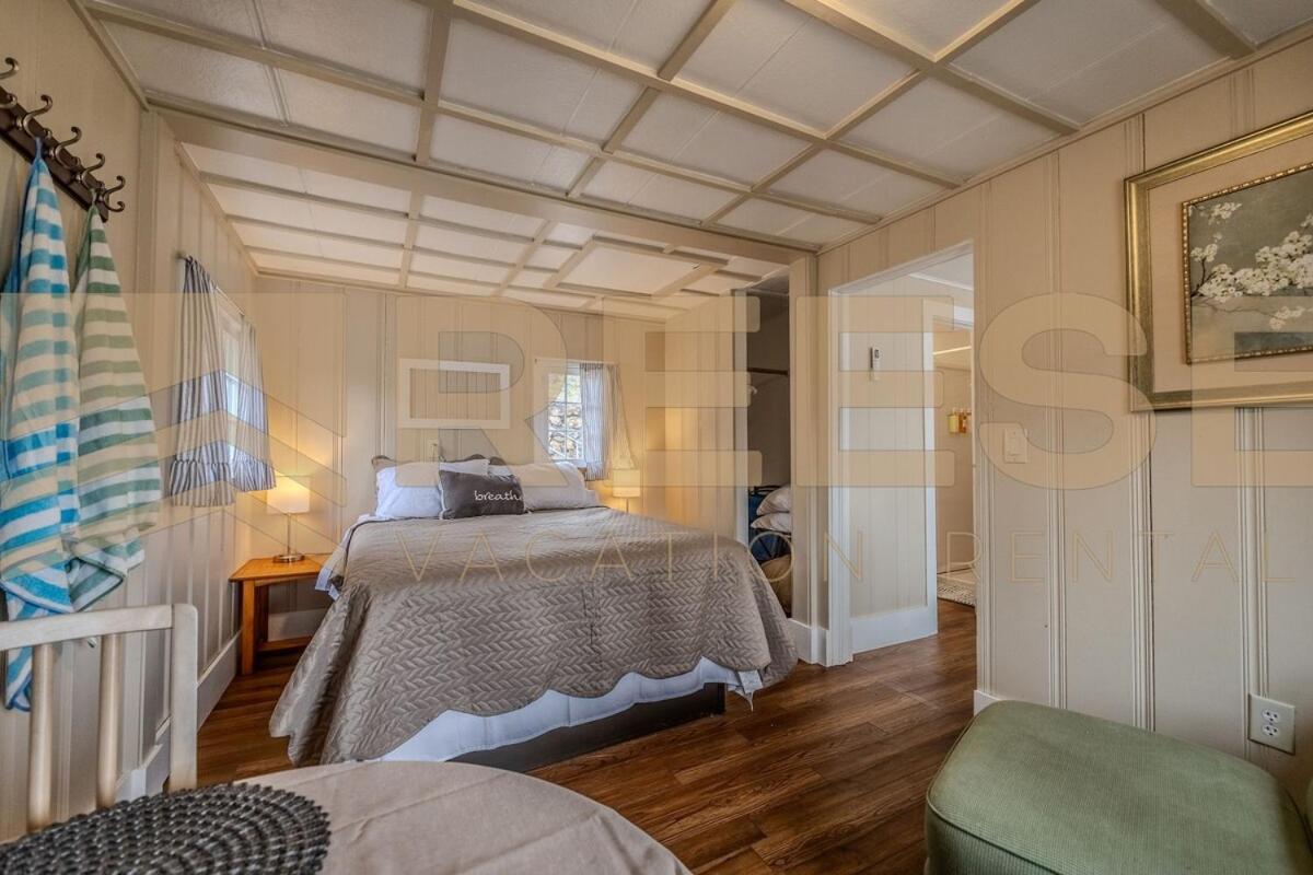 Beach Cabin #4