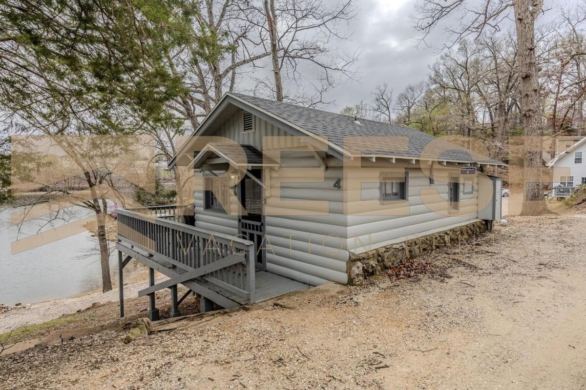Beach Cabin #4