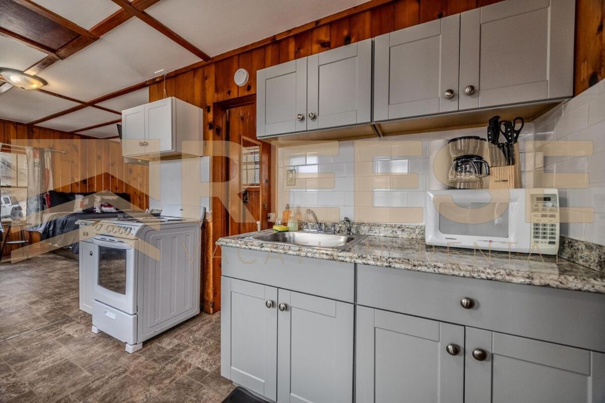 Beach Cabin #5
