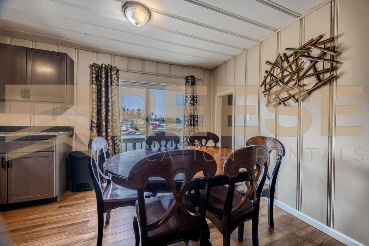 Mid-Century Cabin