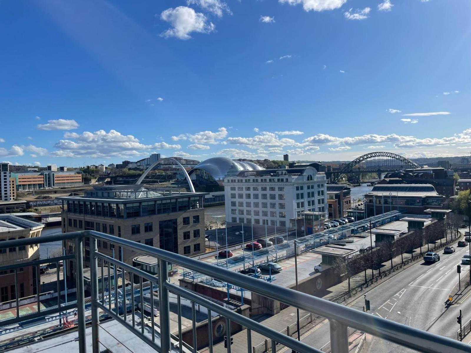 Central City Centre Quayside Apartments with Parking, Newcastle-Upon-Tyne