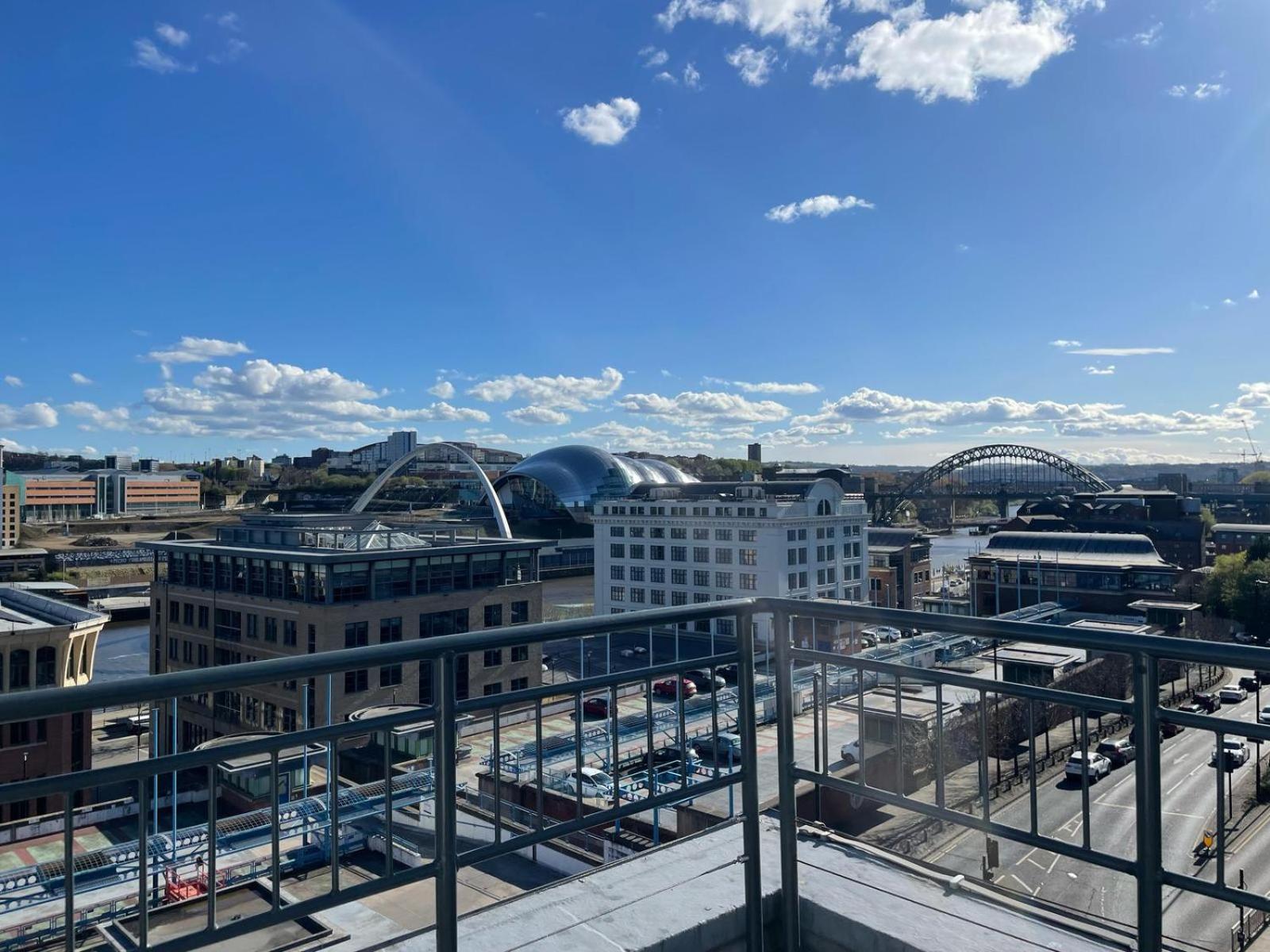 Central City Centre Quayside Apartments with Parking, Newcastle-Upon-Tyne