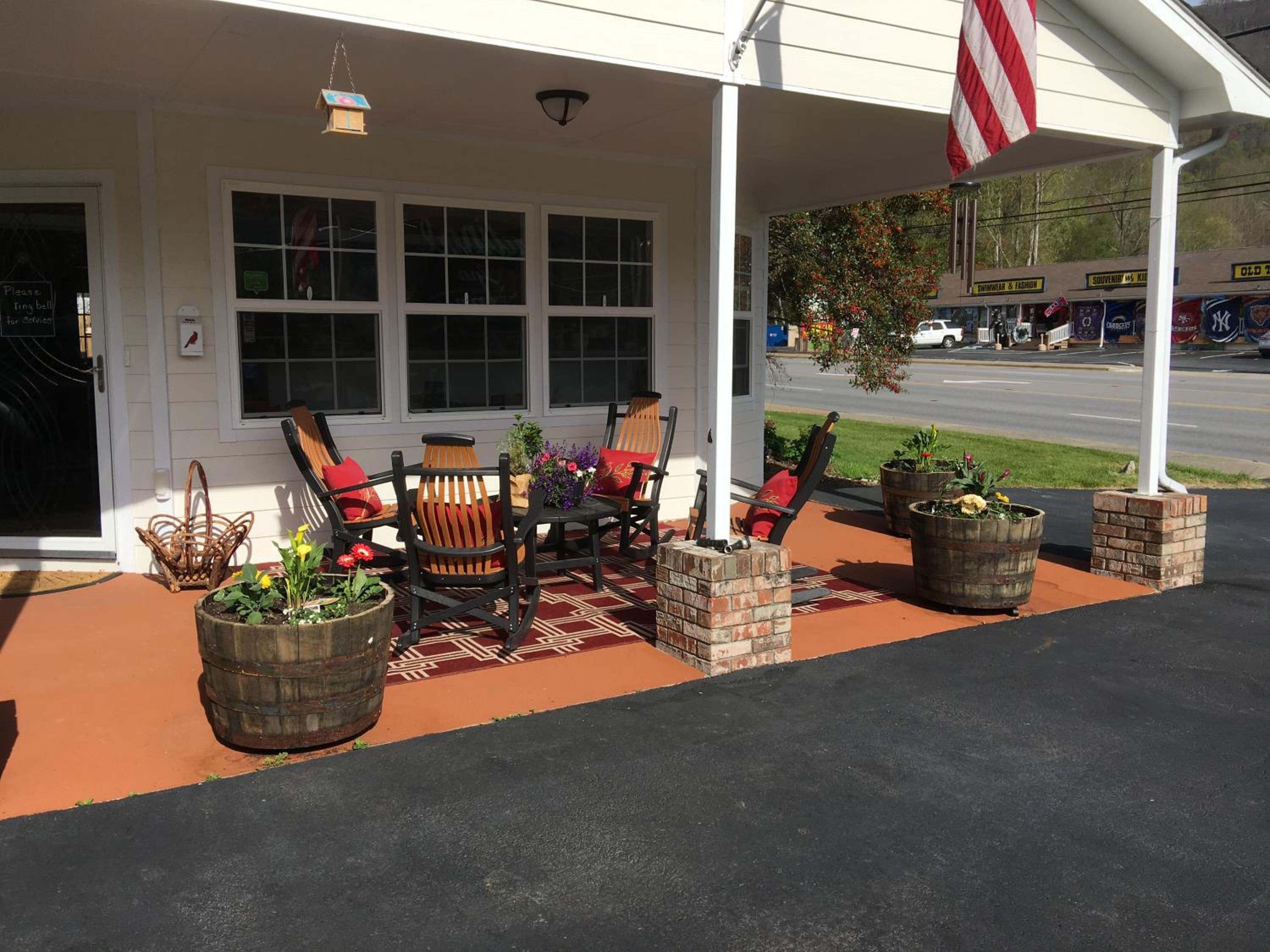 Cardinal Inn
