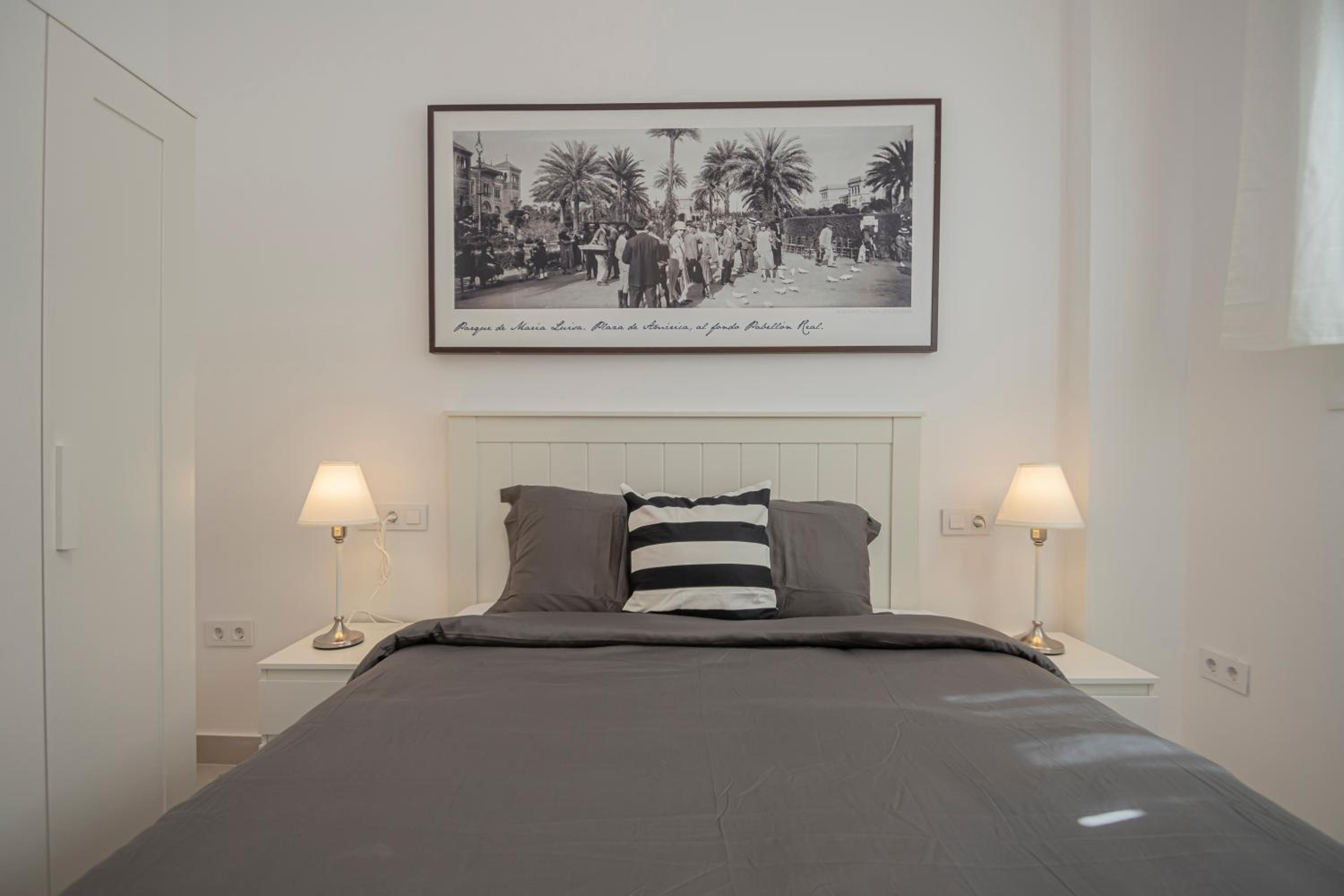 NEW Luxury and sunny 2BR apartment Premium Spot