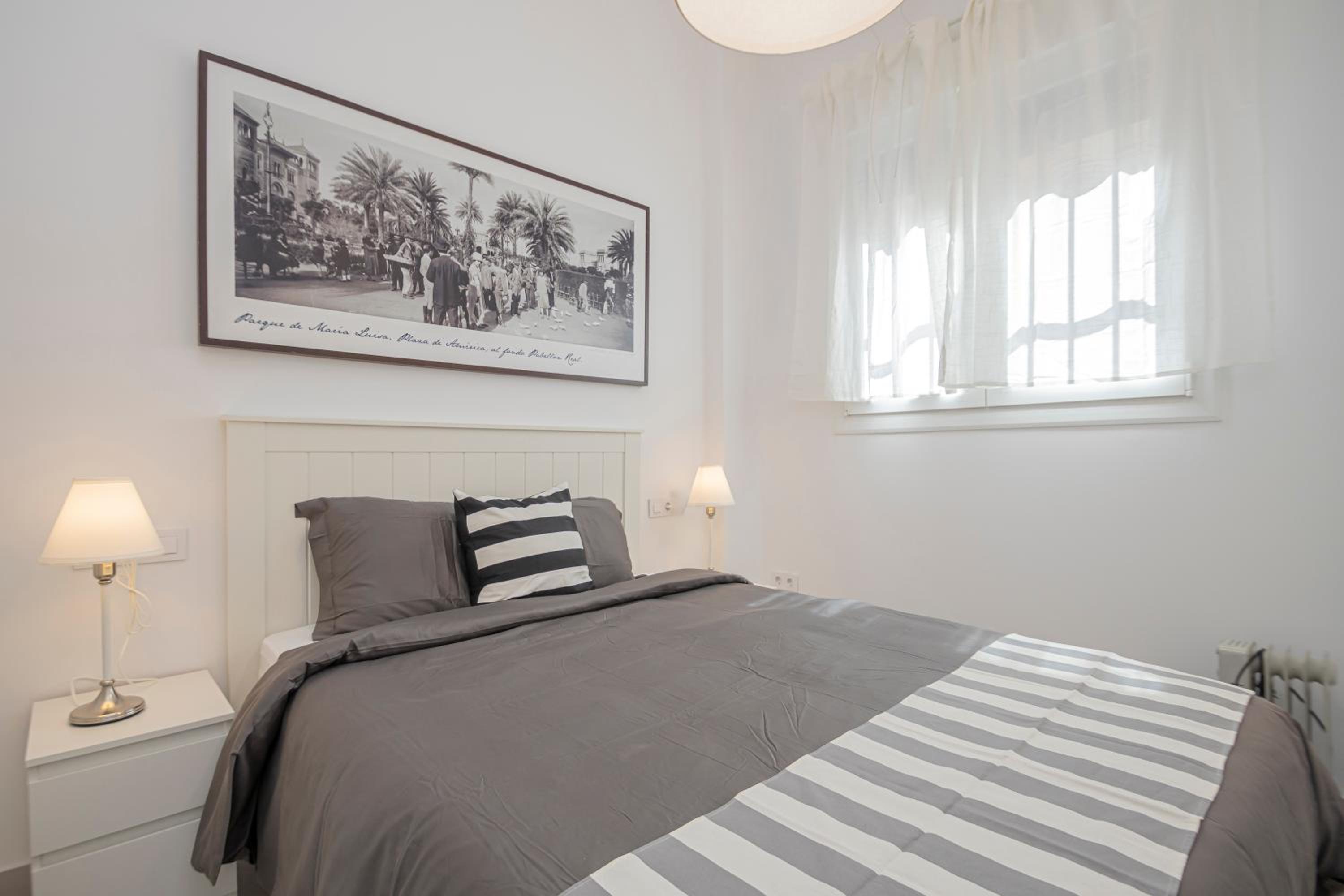NEW Luxury and sunny 2BR apartment Premium Spot