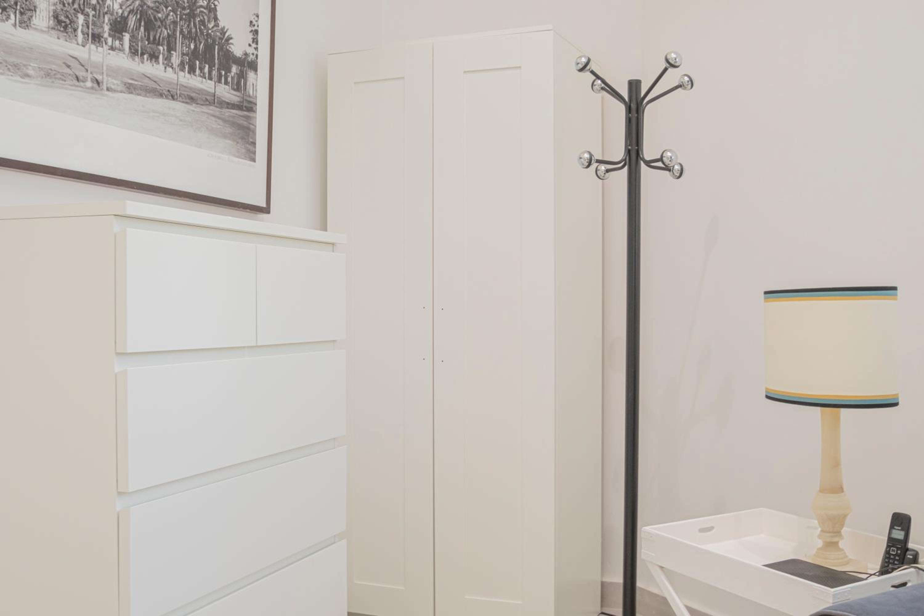 NEW Luxury and sunny 2BR apartment Premium Spot