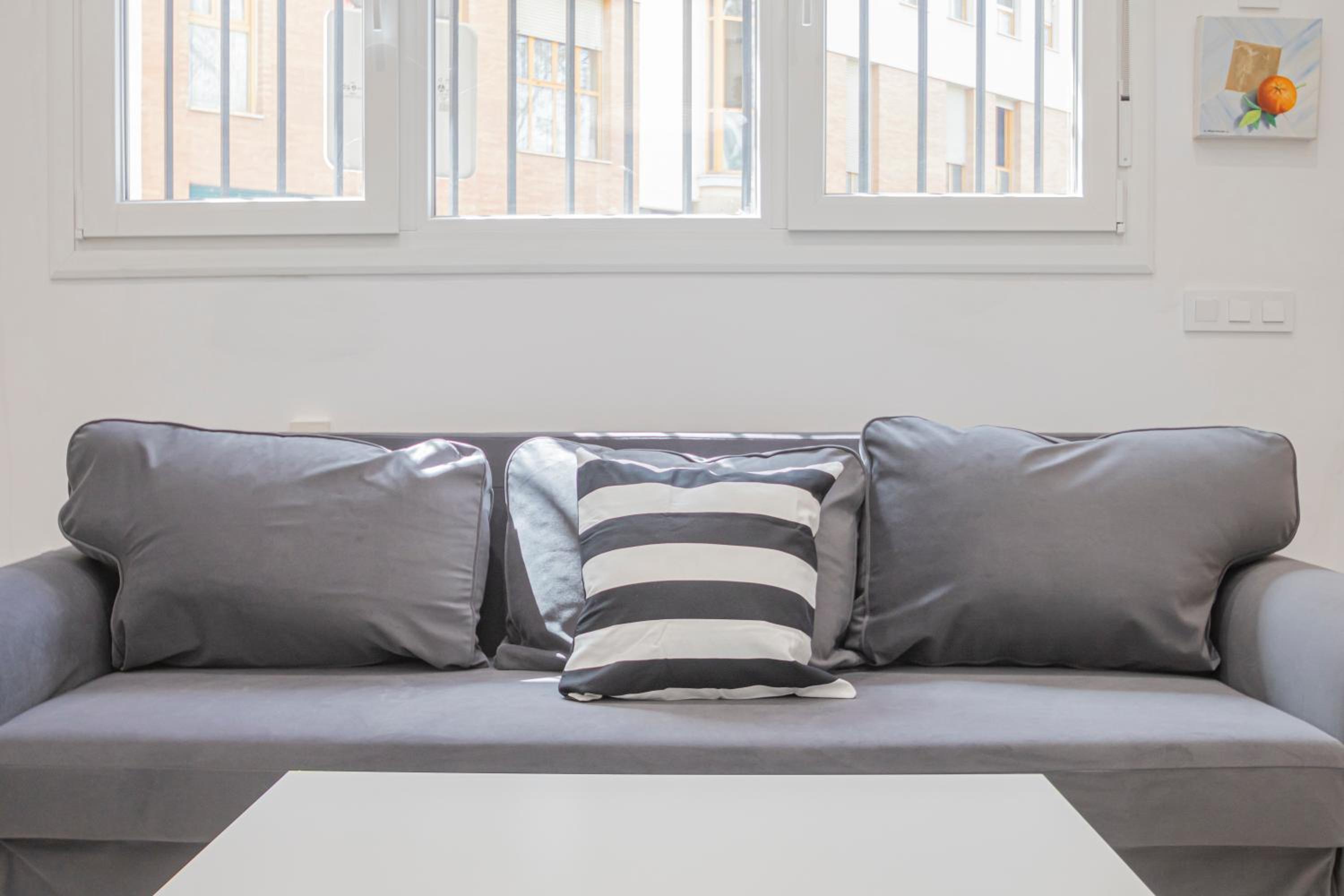 NEW Luxury and sunny 2BR apartment Premium Spot