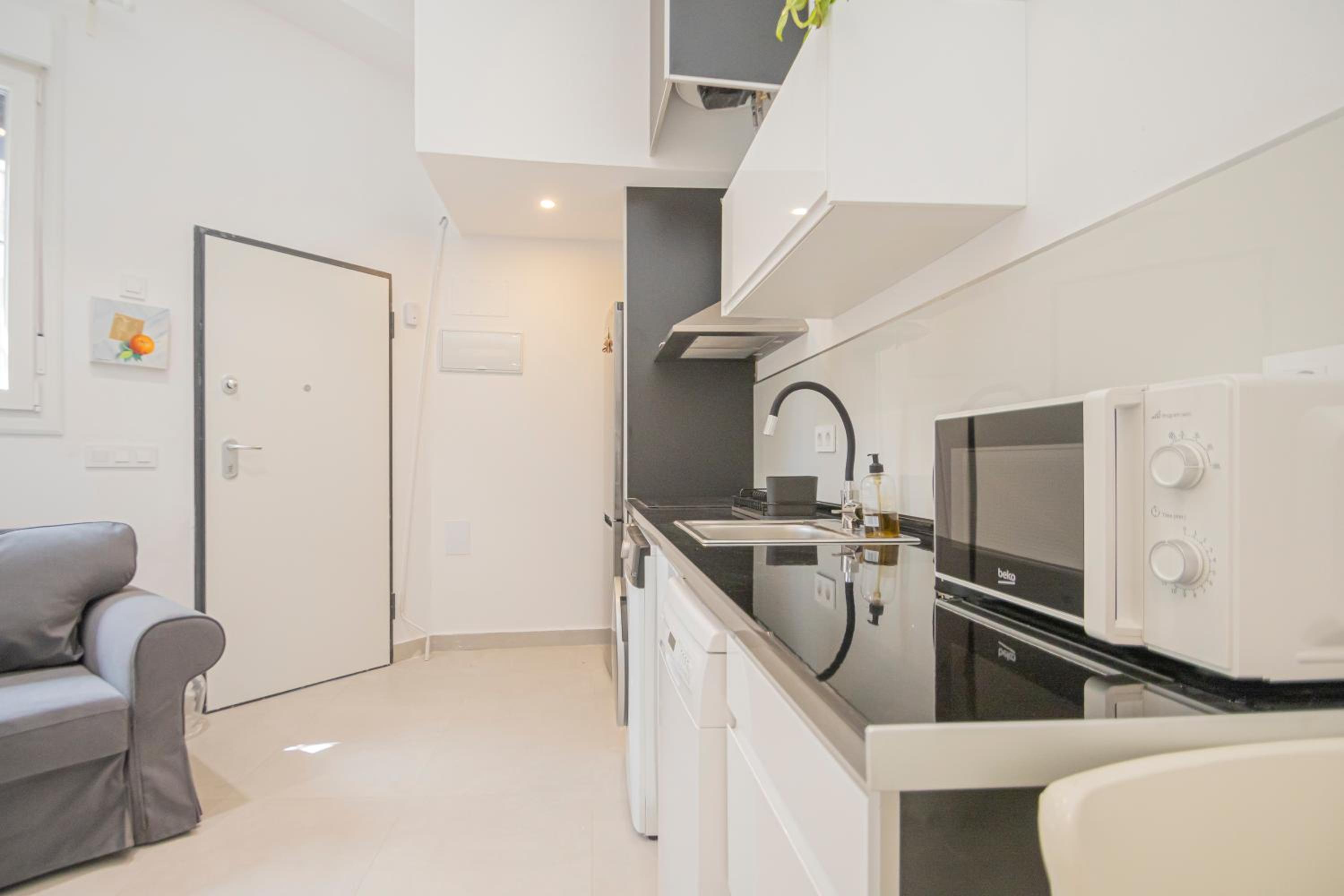 NEW Luxury and sunny 2BR apartment Premium Spot