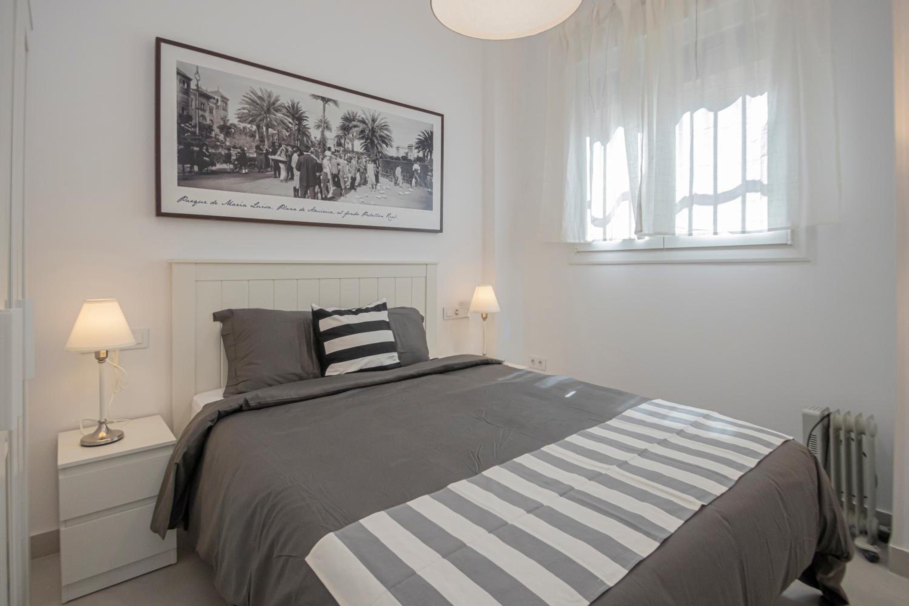 NEW Luxury and sunny 2BR apartment Premium Spot
