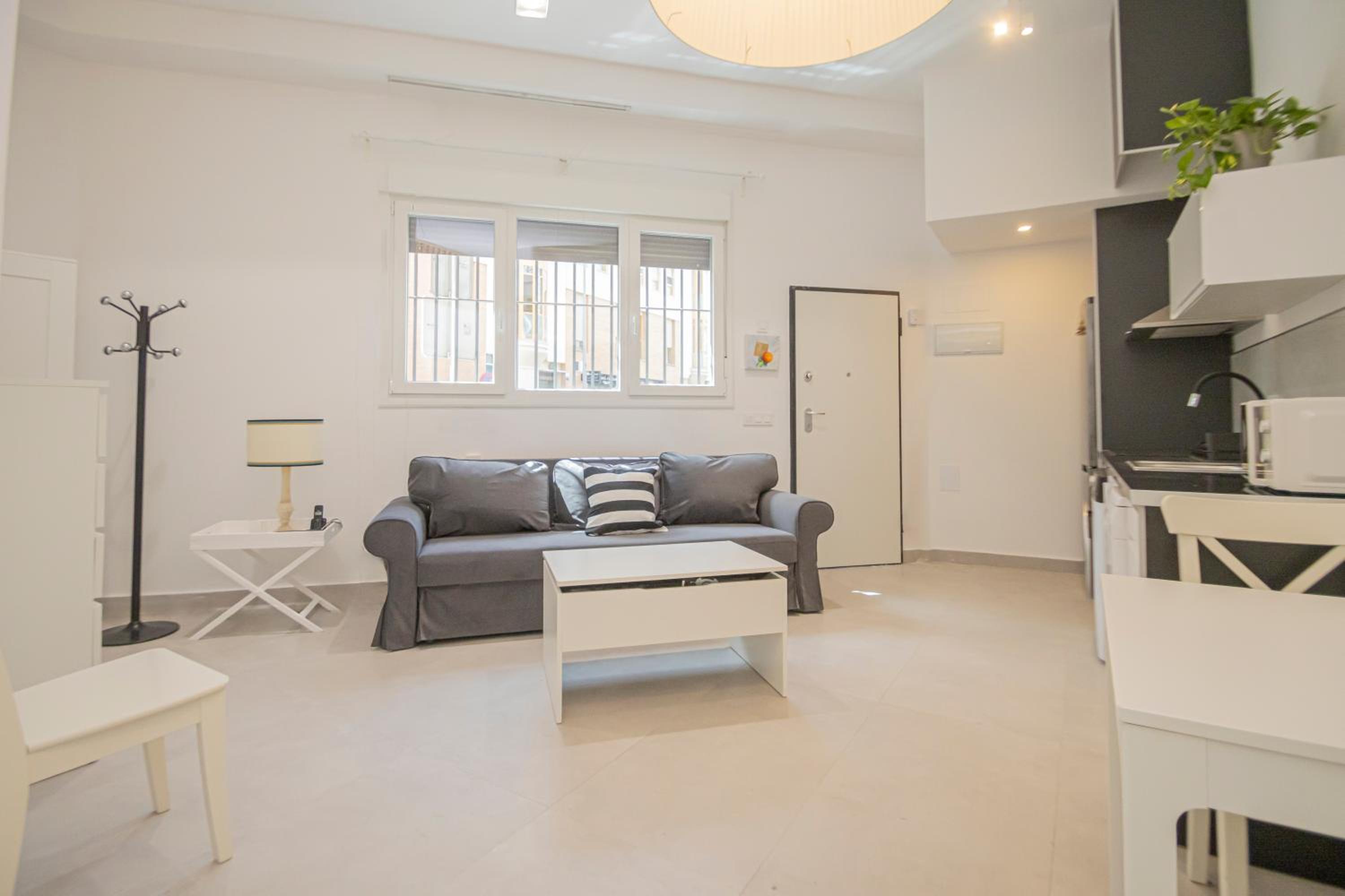 NEW Luxury and sunny 2BR apartment Premium Spot