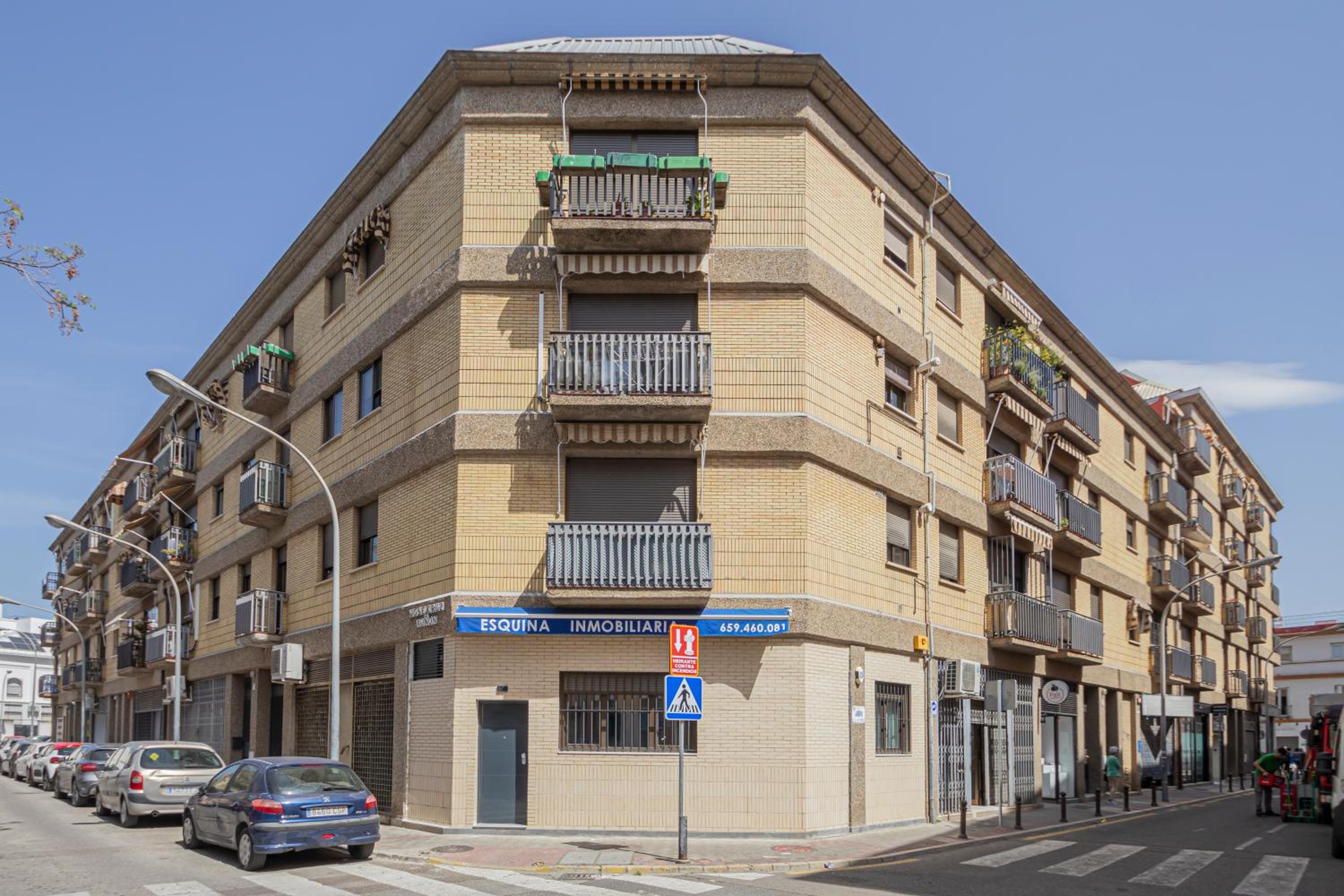 NEW Luxury and sunny 2BR apartment Premium Spot