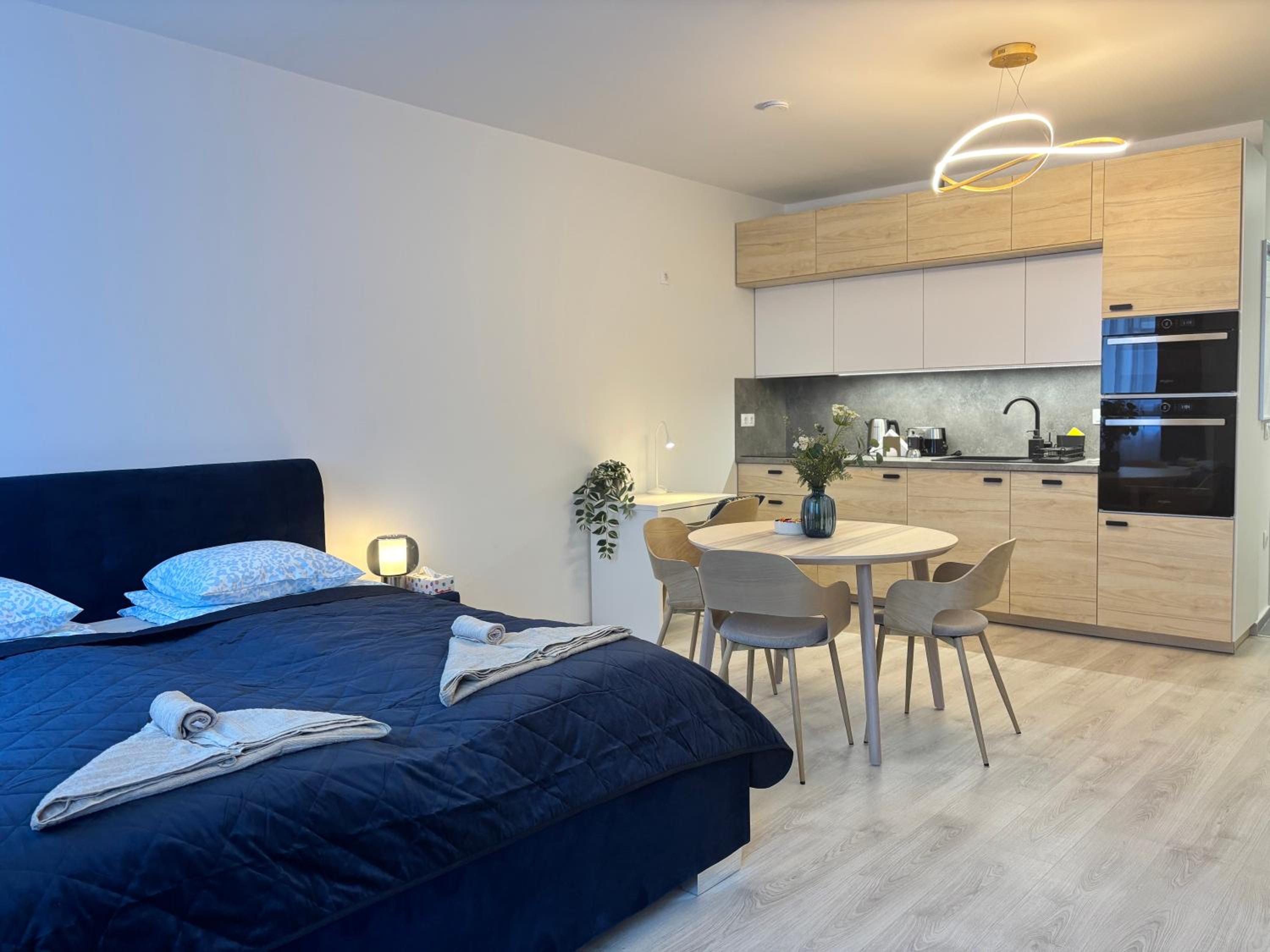 Budapest Spirit - Azure Sky WITH FREE PARKING