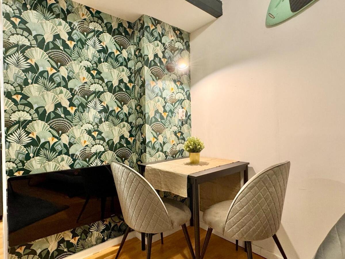 Rock Mary's Mini Studio