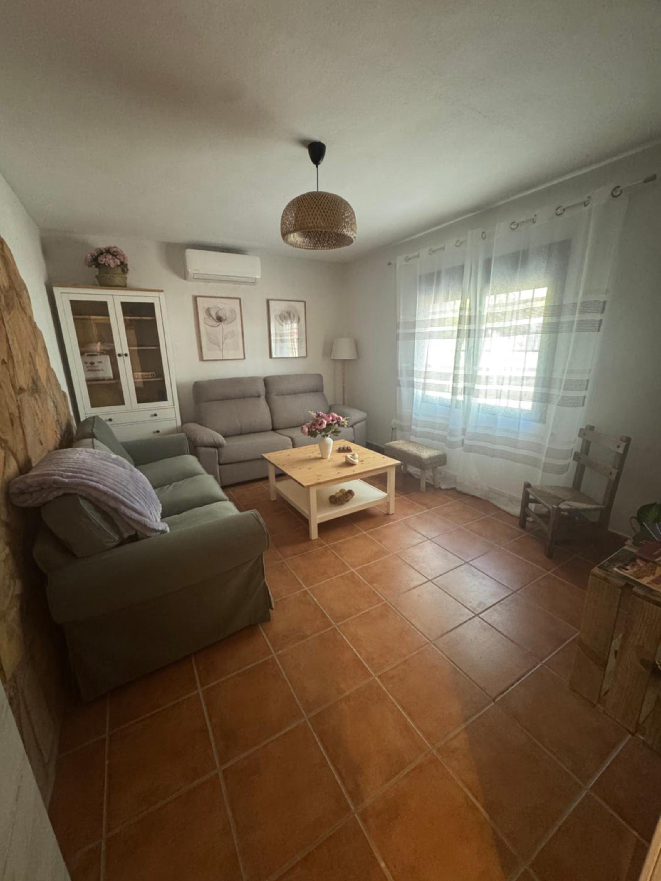 La Casa del Pueblo con piscina y barbacoa