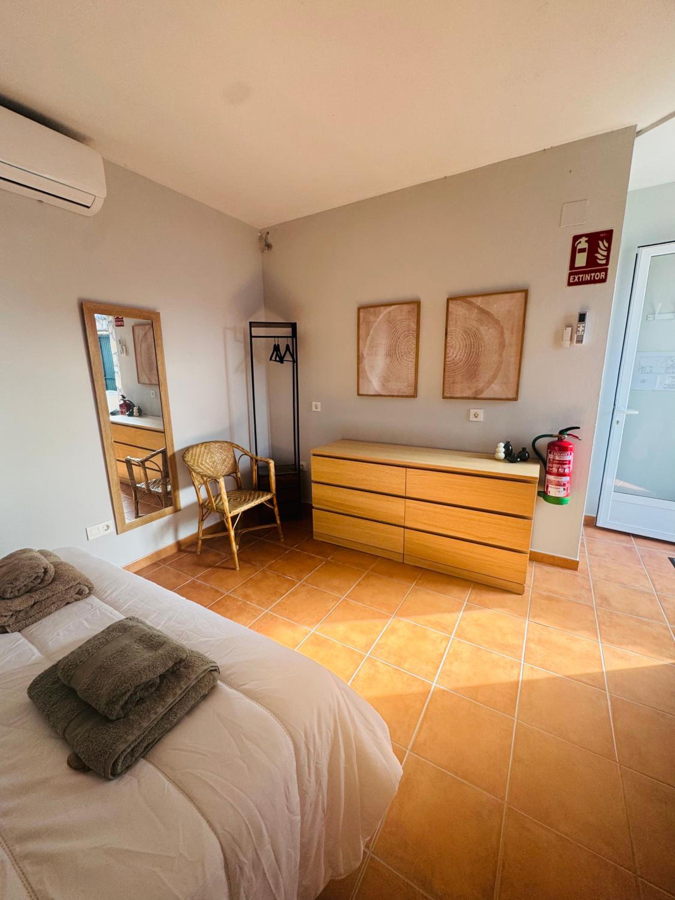 La Casa del Pueblo con piscina y barbacoa