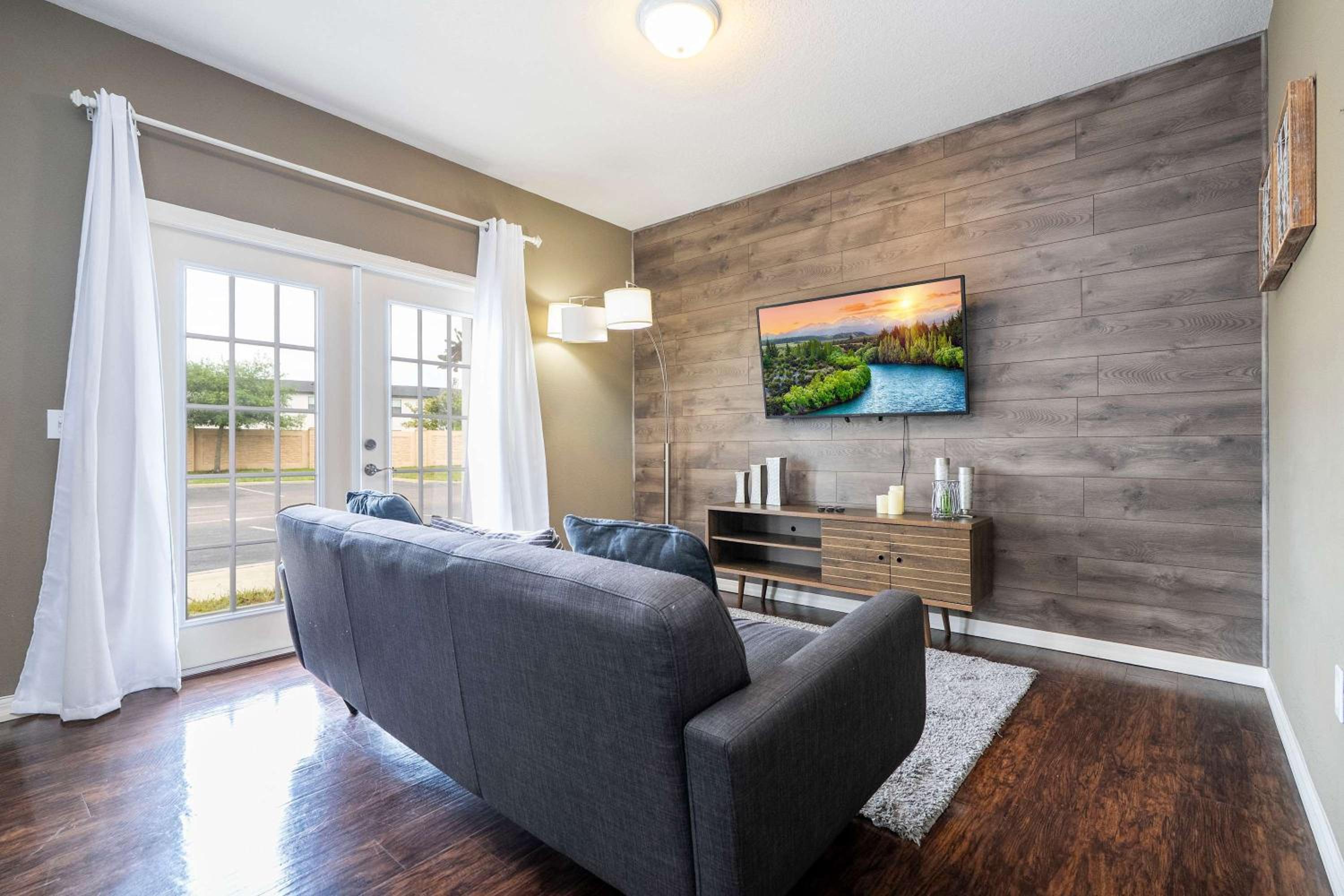 Spacious 4Bd Disney Dream with Resort Access at Lucaya 3210