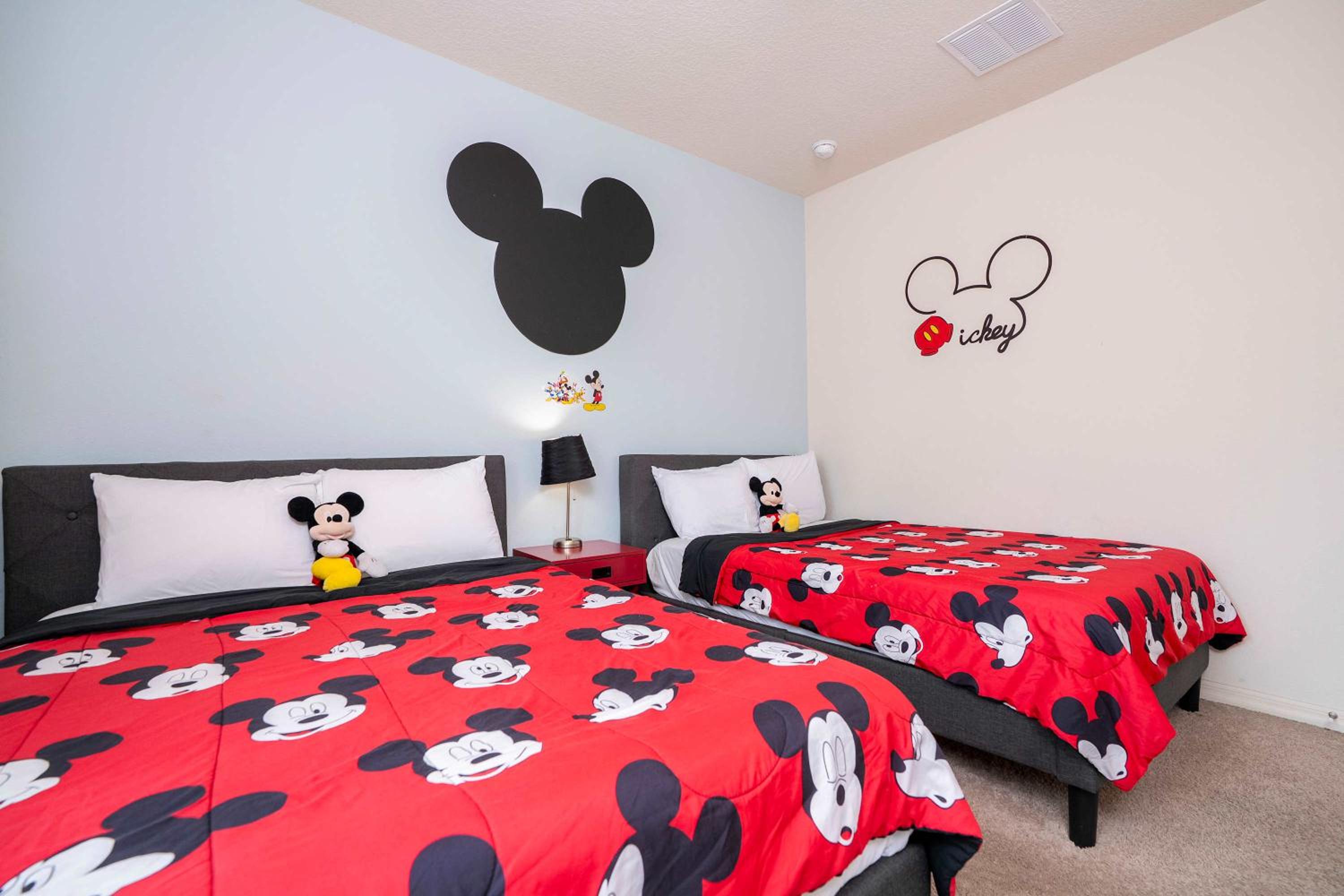 Spacious 4Bd Disney Dream with Resort Access at Lucaya 3210