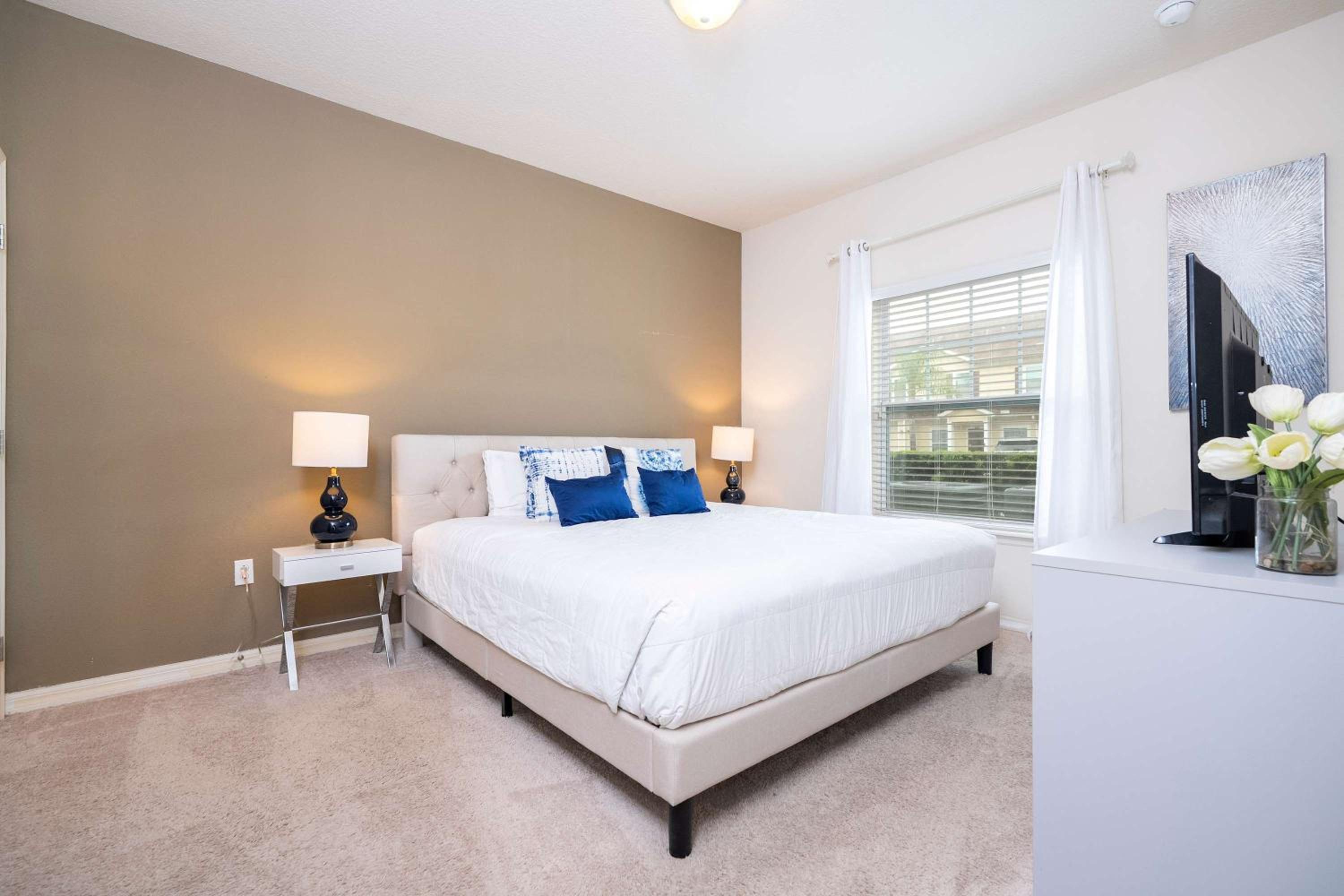 Spacious 4Bd Disney Dream with Resort Access at Lucaya 3210