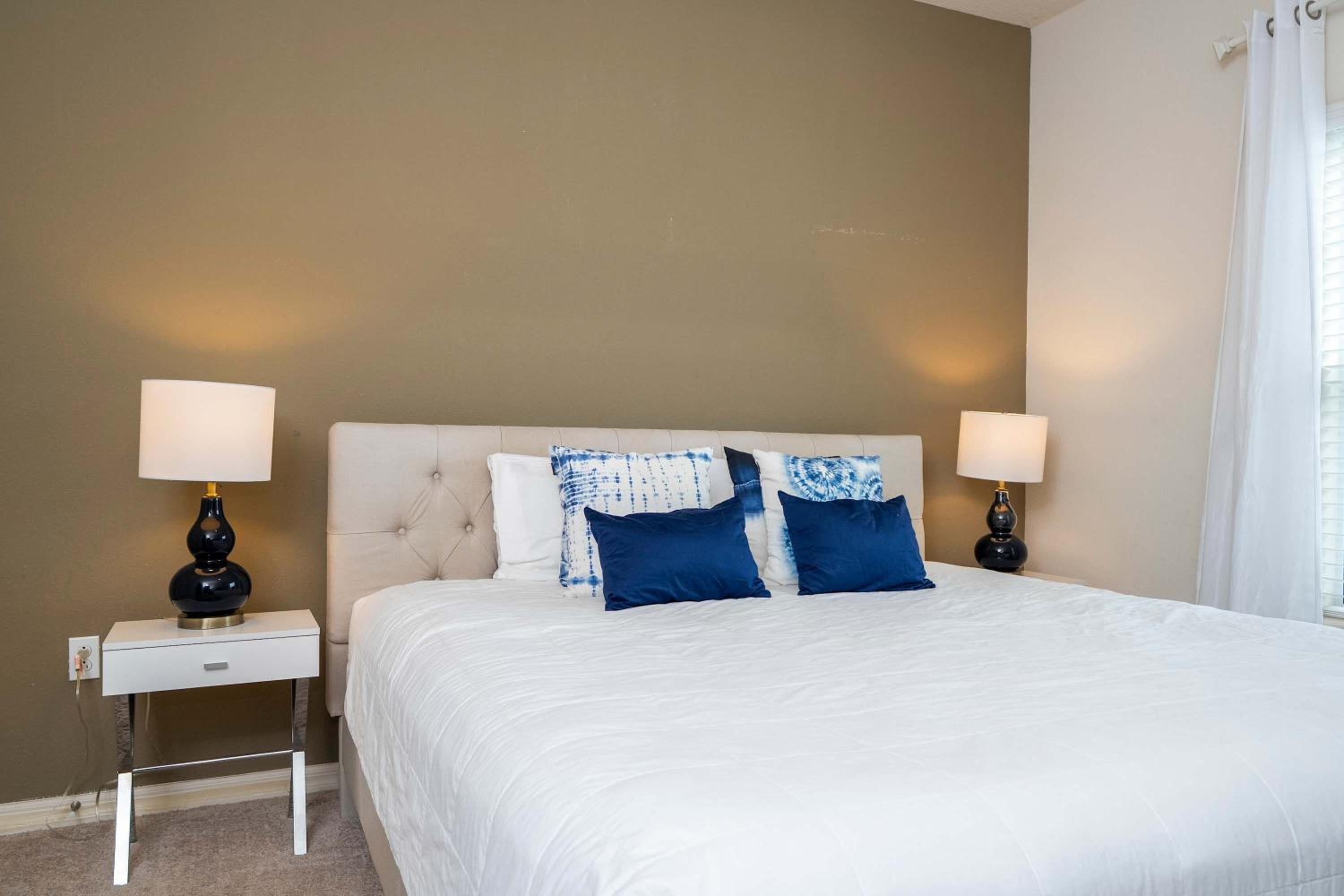 Spacious 4Bd Disney Dream with Resort Access at Lucaya 3210