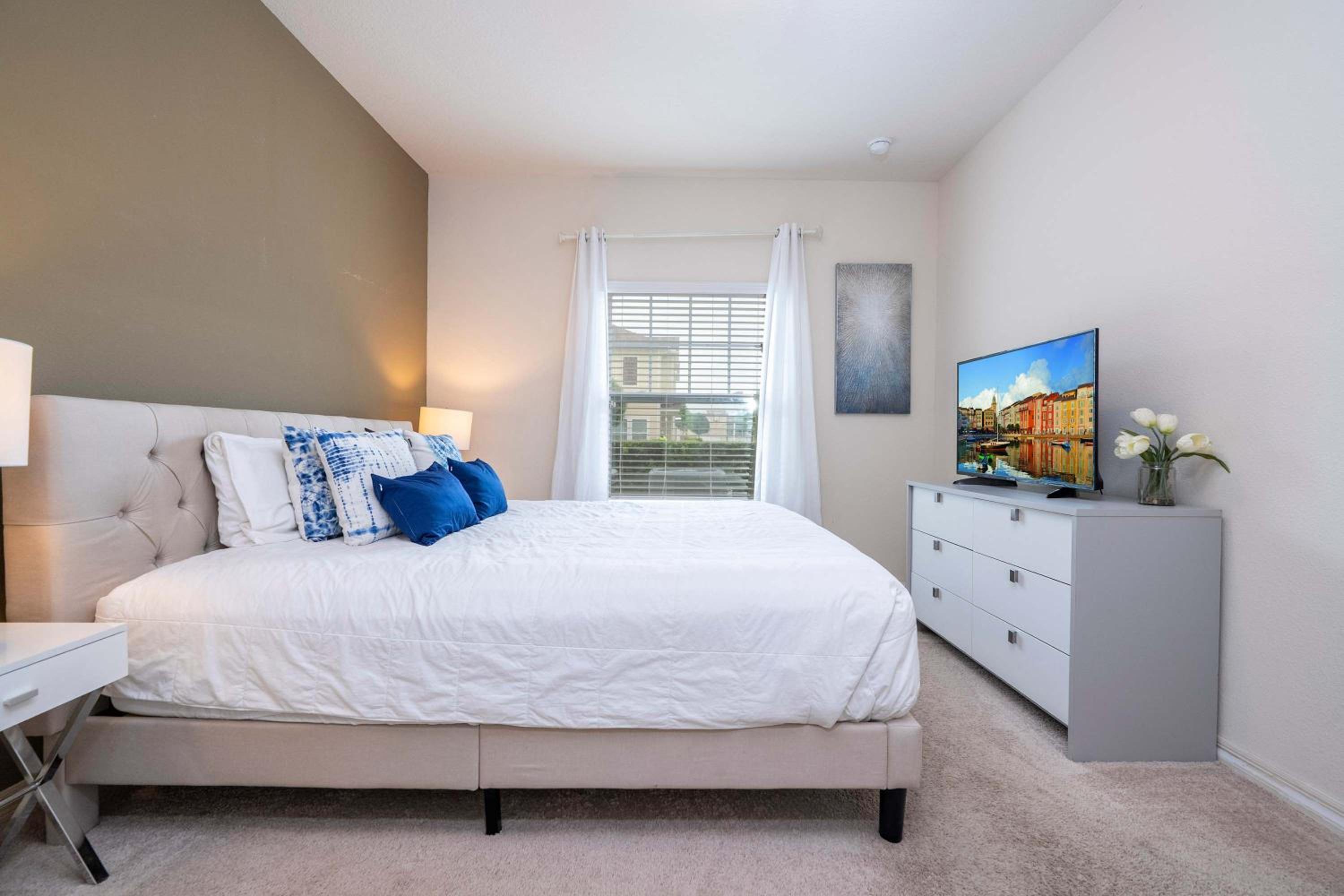 Spacious 4Bd Disney Dream with Resort Access at Lucaya 3210