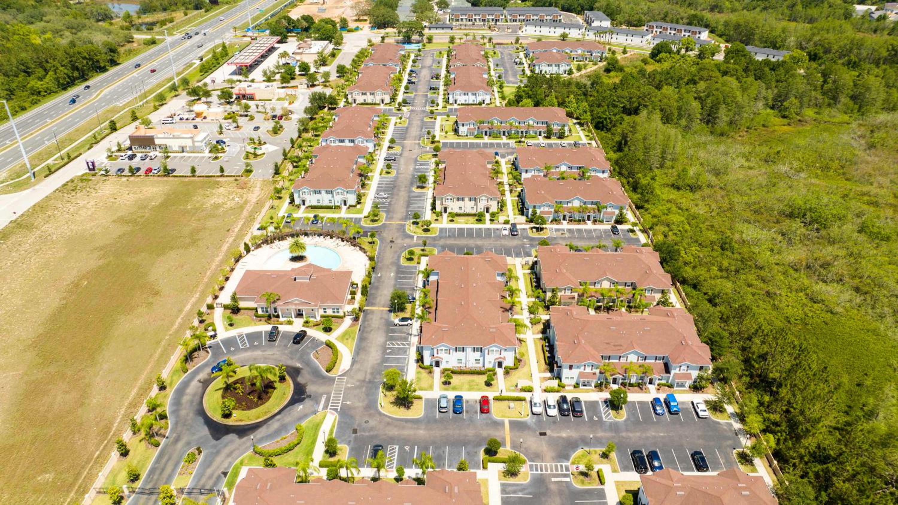 Spacious 4Bd Disney Dream with Resort Access at Lucaya 3210