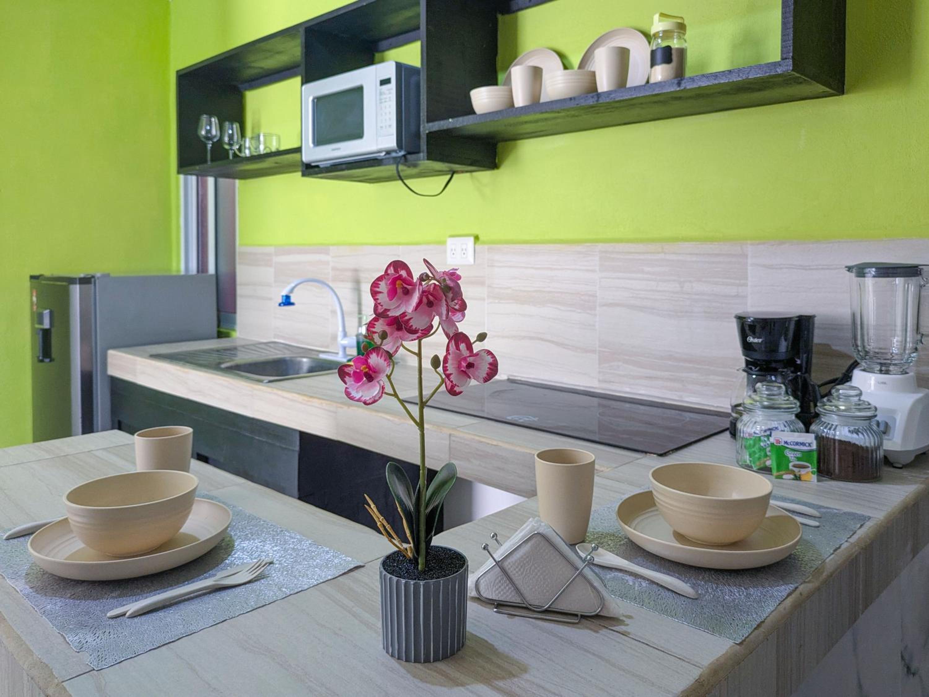 Family Escape 2 Private Apartments Sleeps 8 500m Beach Kitchen AC Value Stay Top Rated Host 1B4A