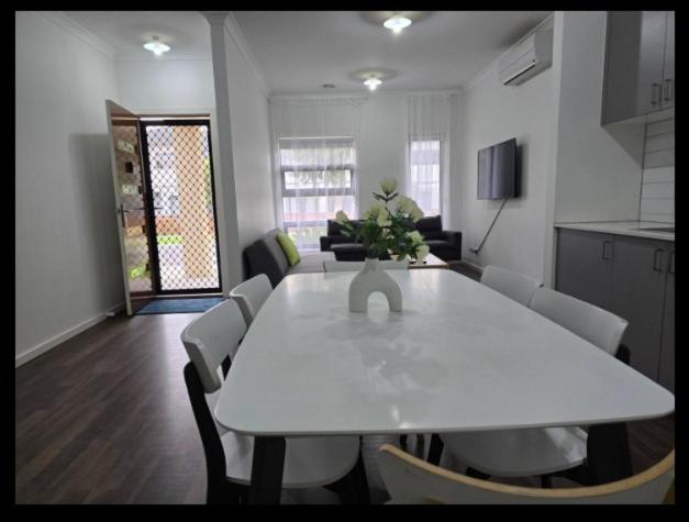 Serenity Home 9 by Hiverooms