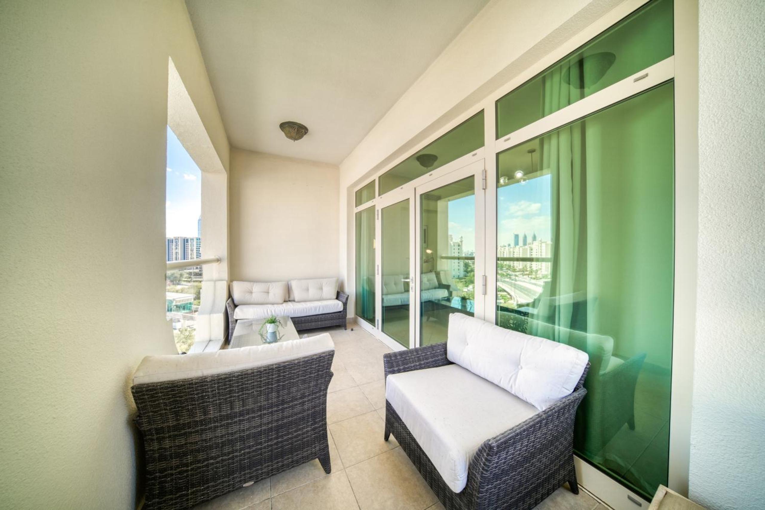 Shoreline 14, Al Hallawi Palm Jumeirah - Mint Stay