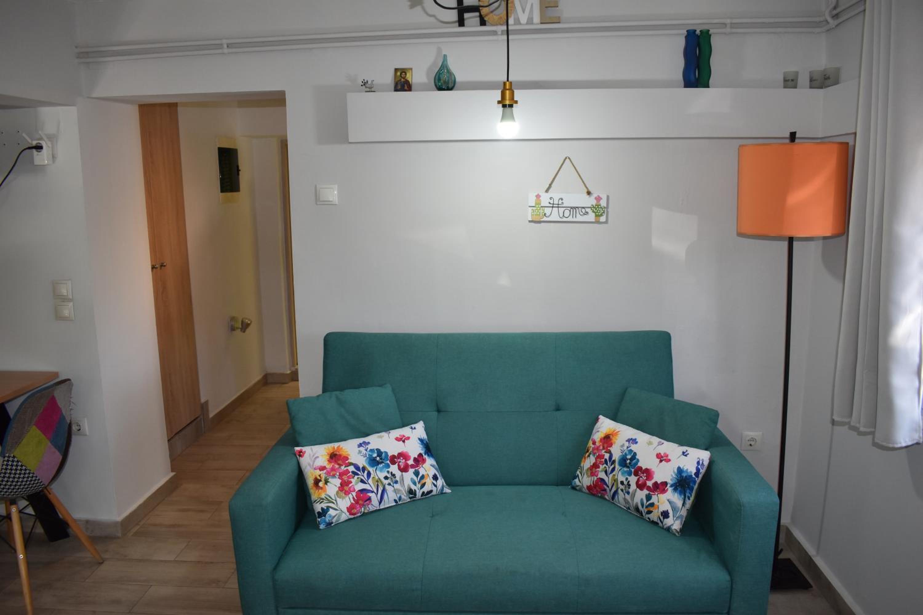 Gatelouzou Apartments