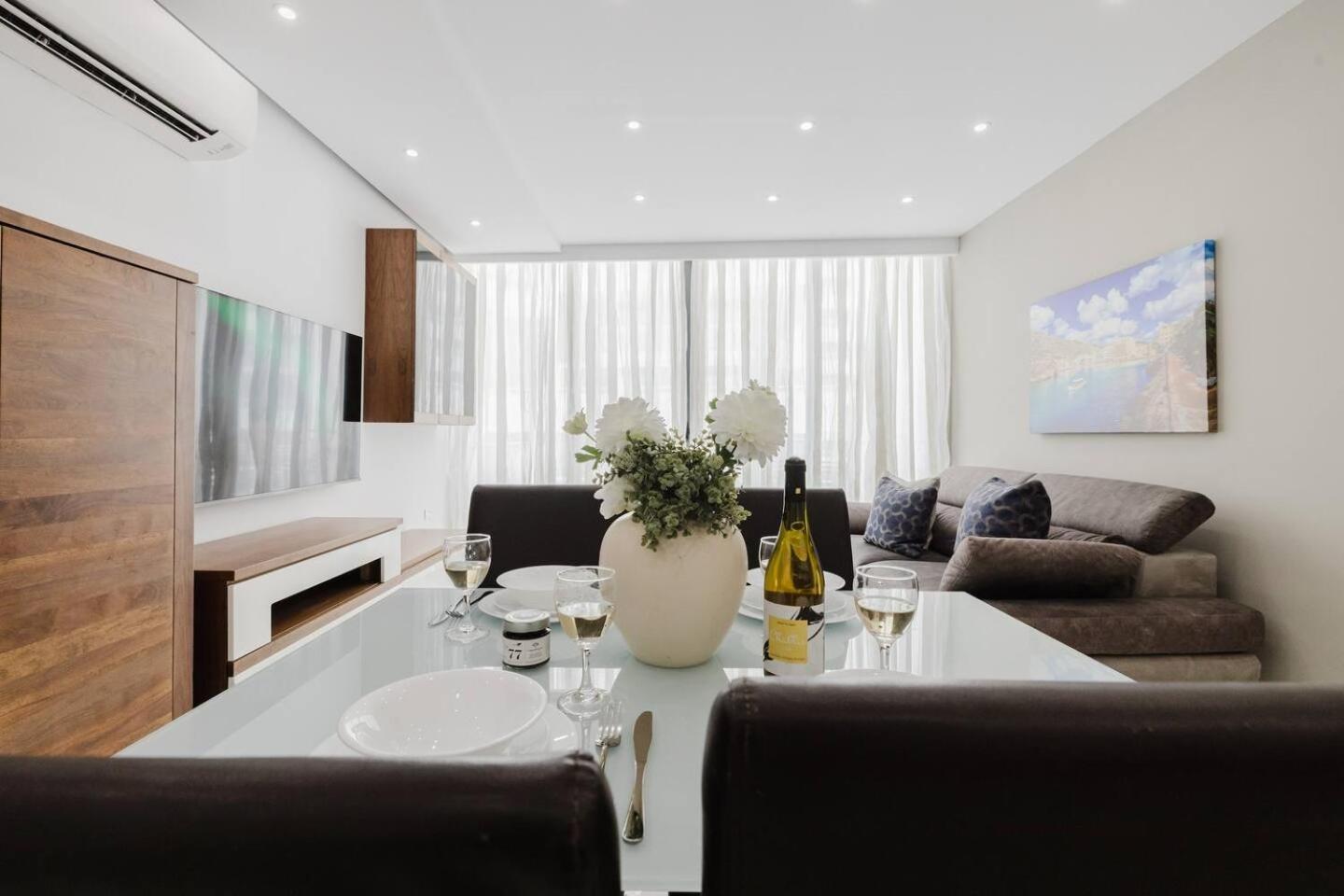 Sliema PH 2bed Tigne street by Homely !