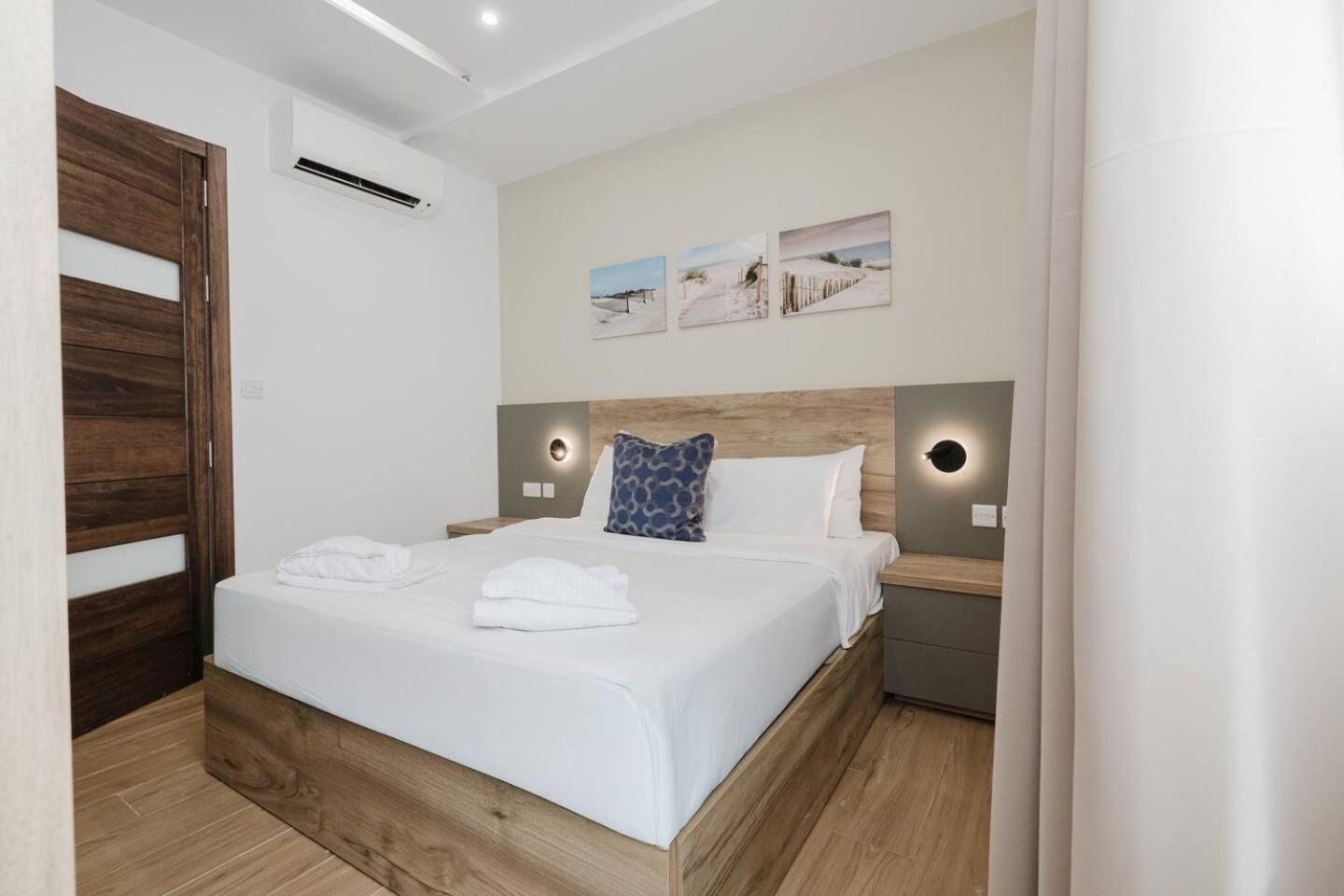 Sliema PH 2bed Tigne street by Homely !