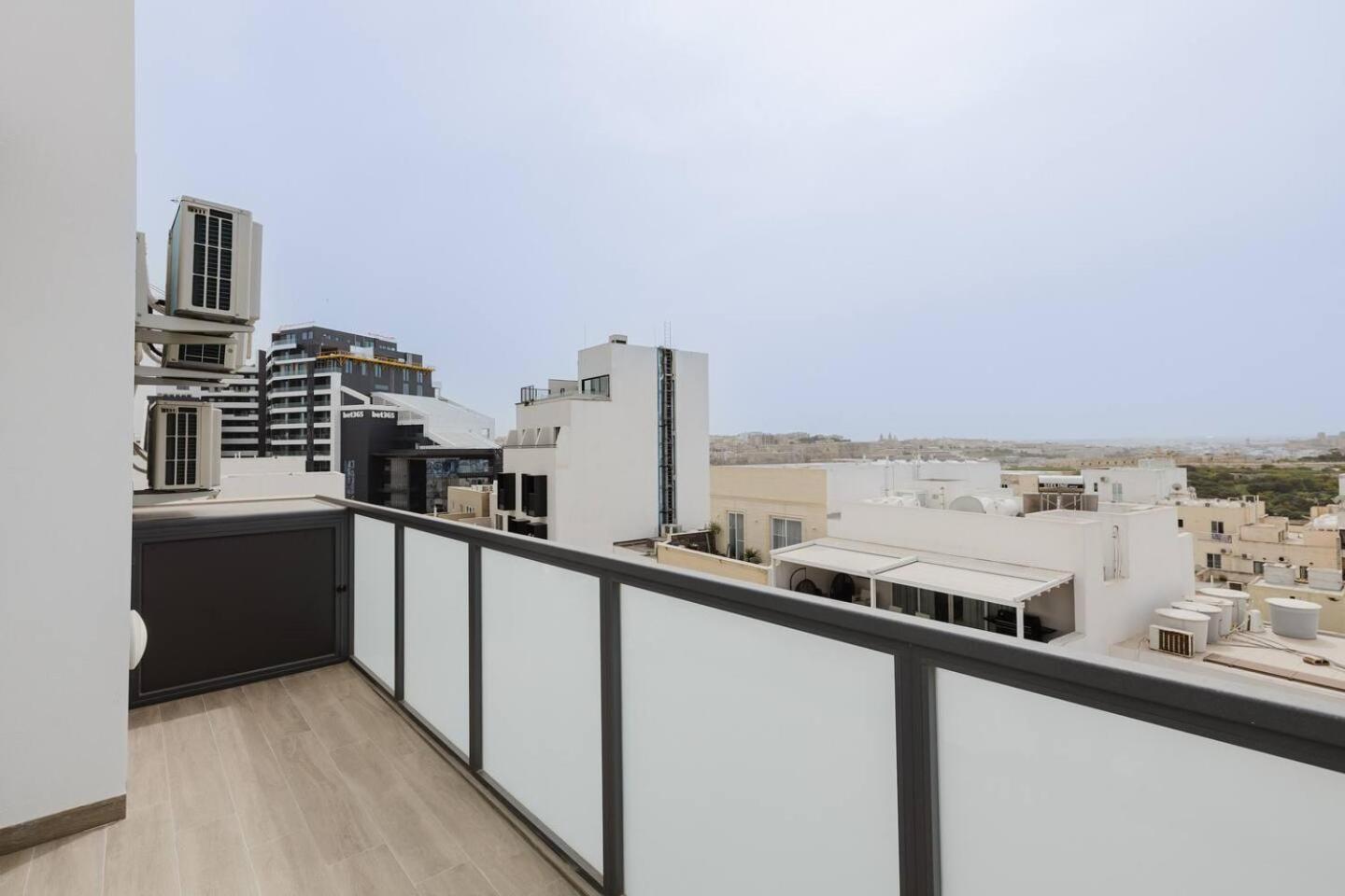 Sliema PH 2bed Tigne street by Homely !