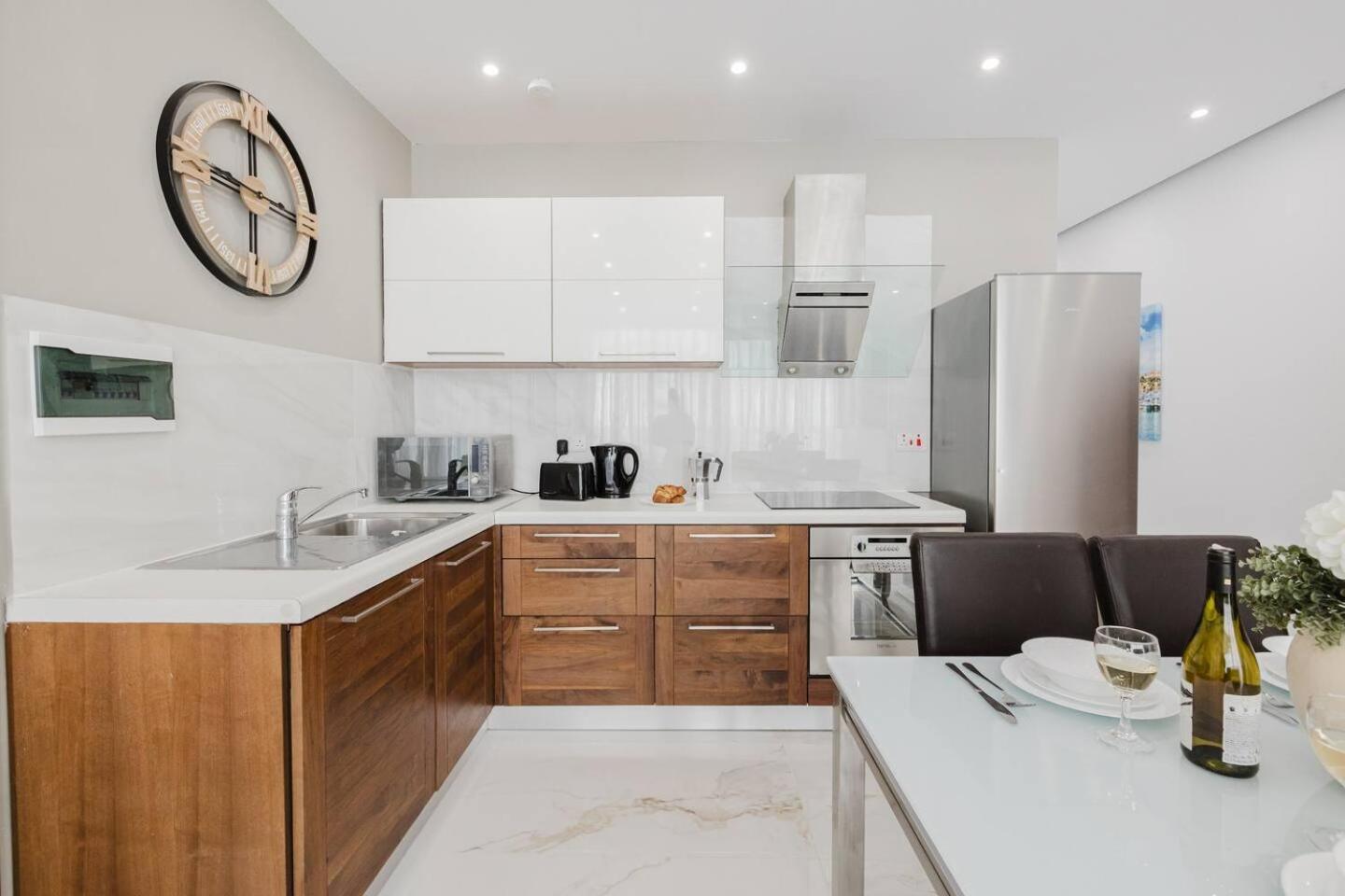 Sliema PH 2bed Tigne street by Homely !
