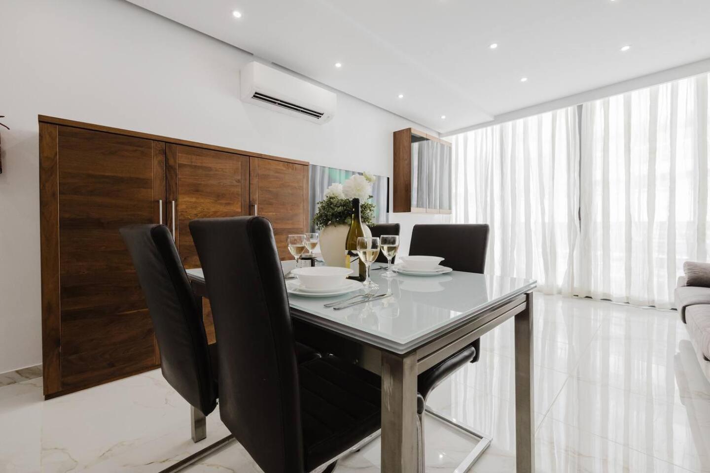 Sliema PH 2bed Tigne street by Homely !