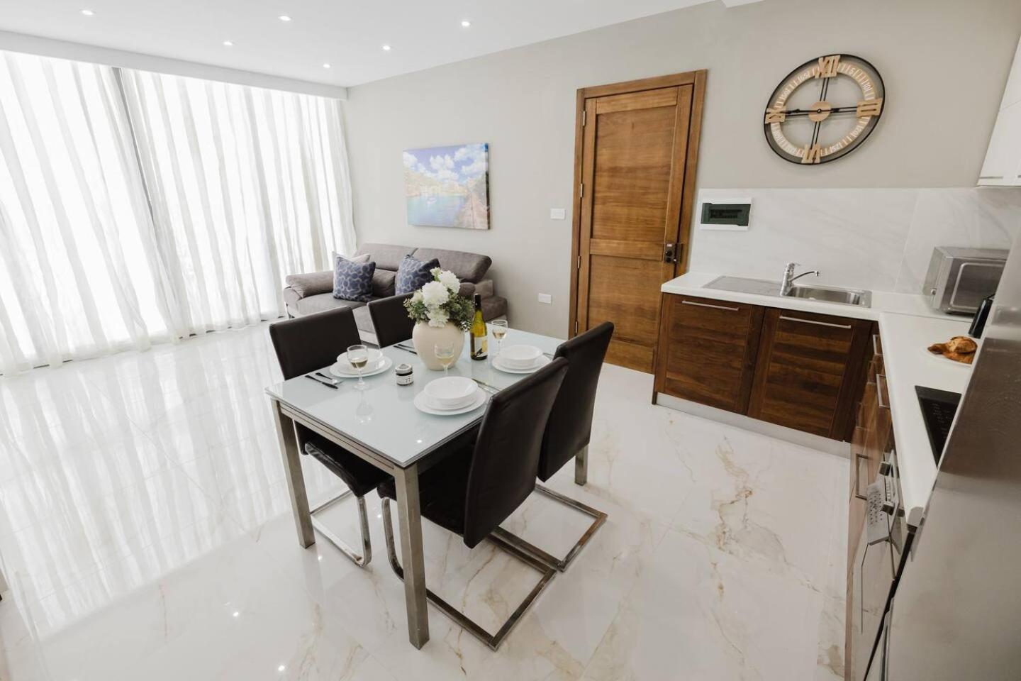 Sliema PH 2bed Tigne street by Homely !