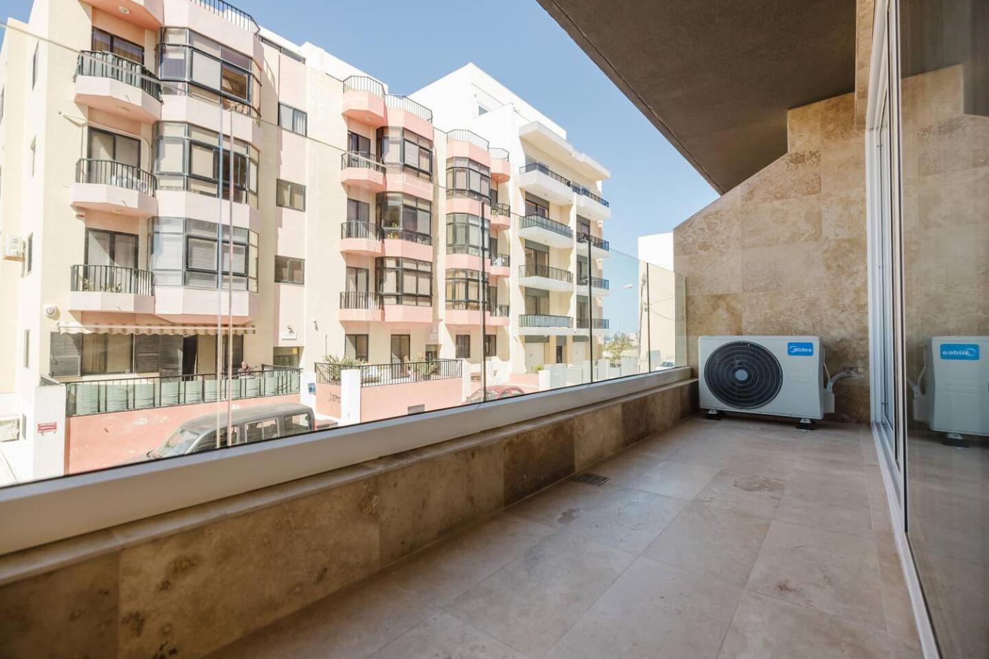 Clover Leaf Apartment B 03 by Homely Malta! photo 4