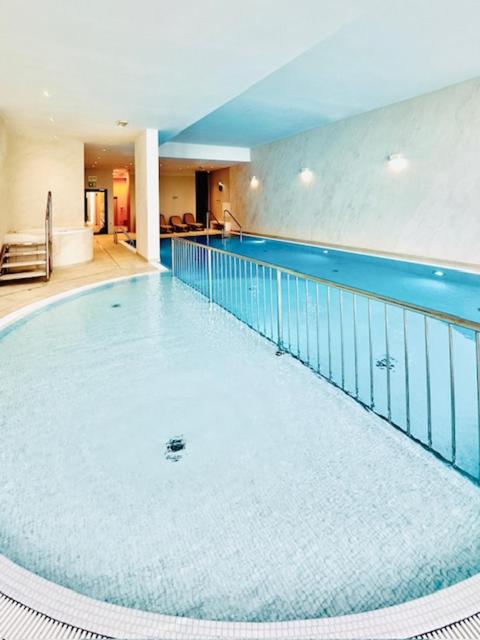 LET'S SEA - 2 Bedroom - Premium Baltic Apartment with Front Sea View Garden and SPA access