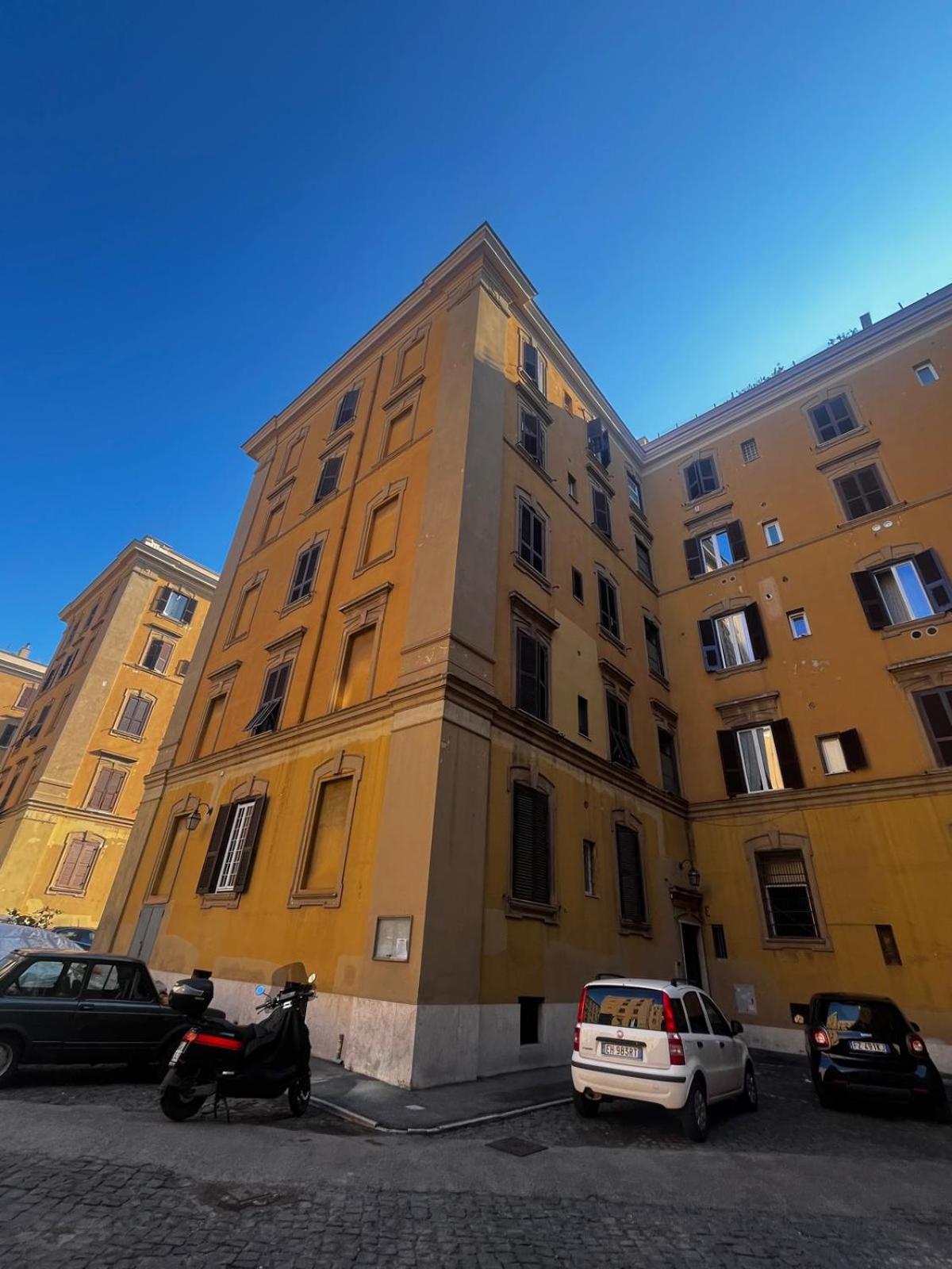RL Apartment