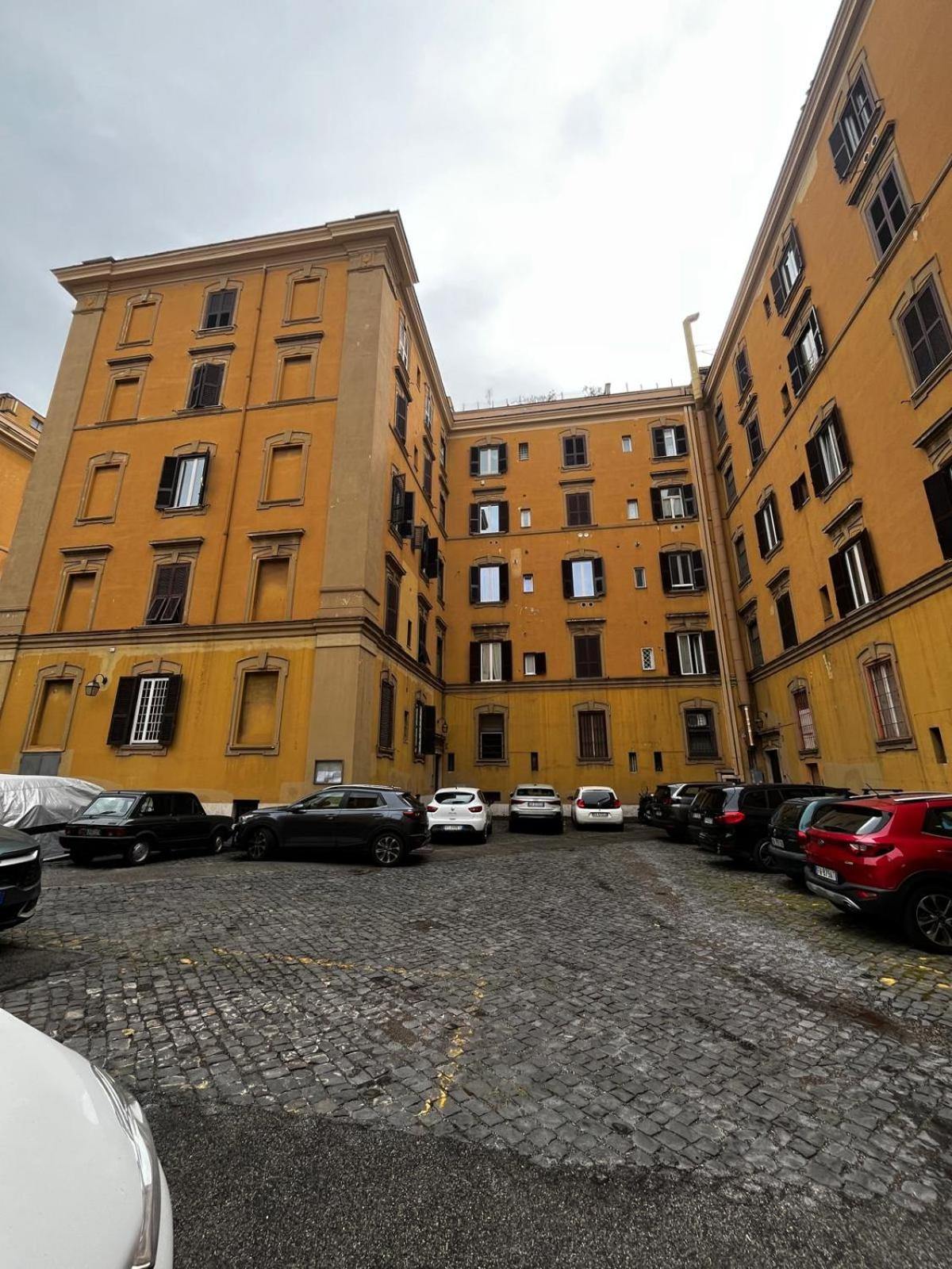 RL Apartment