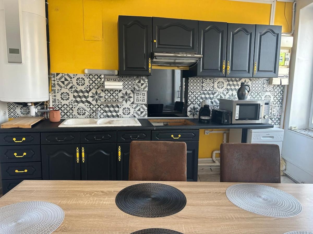 joli logement rénové vue sur Meuse Miss Africa
