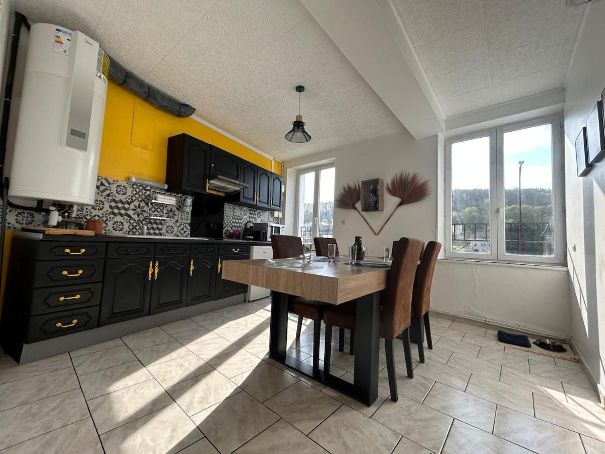 joli logement rénové vue sur Meuse Miss Africa