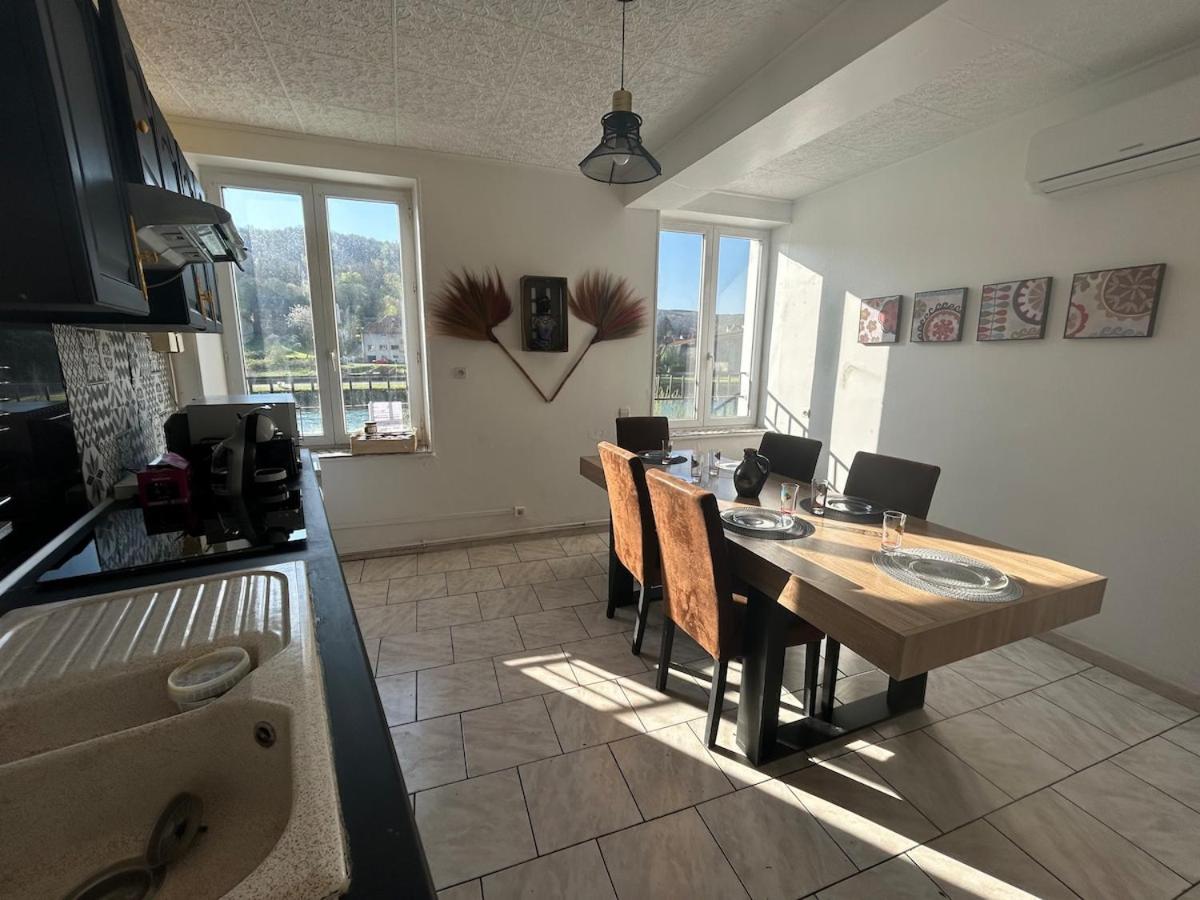 joli logement rénové vue sur Meuse Miss Africa