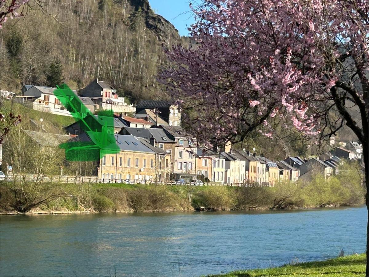Superbe appart rénové vue sur Meuse Le Chic dans le pré