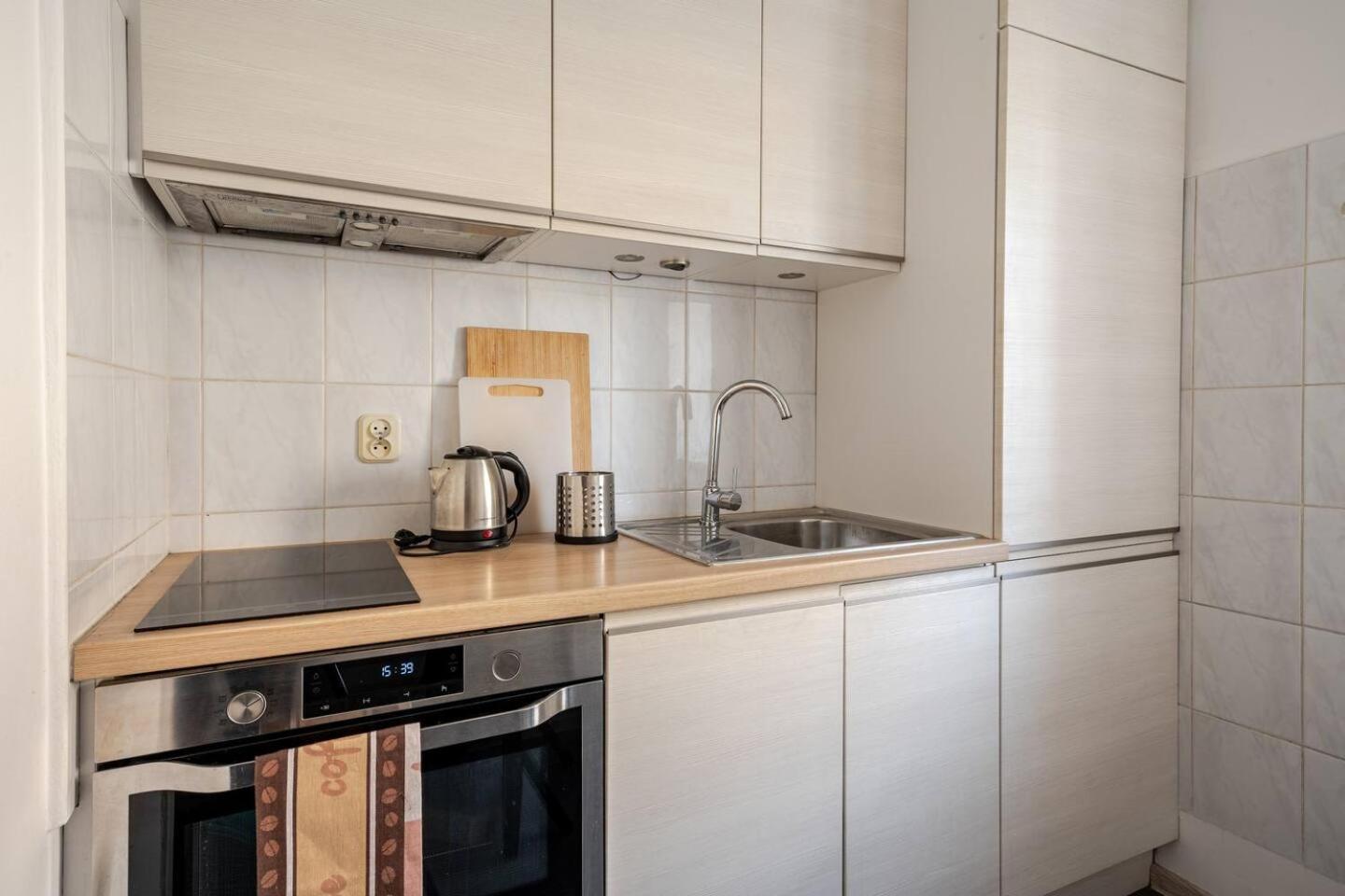 City Center & Old Town Cozy Flat #Smart TV #Fast Wi-Fi #Metro