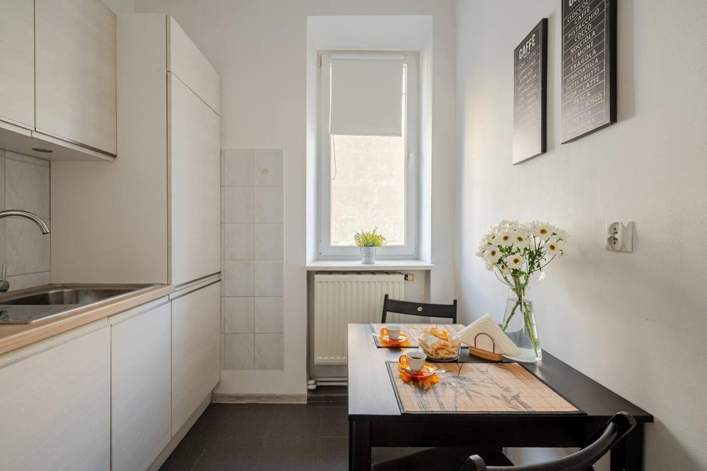 City Center & Old Town Cozy Flat #Smart TV #Fast Wi-Fi #Metro